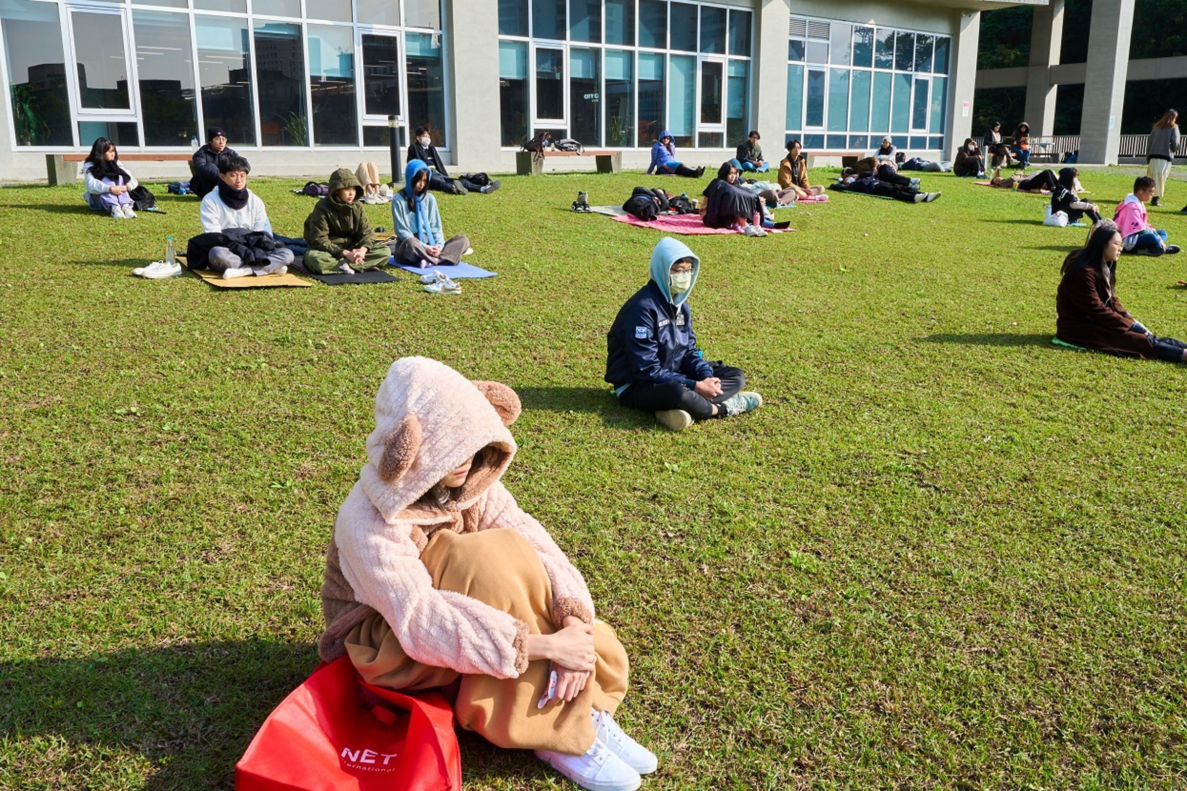 政治大學日前舉辦第一屆發呆大賽。(政治大學祕書處提供)