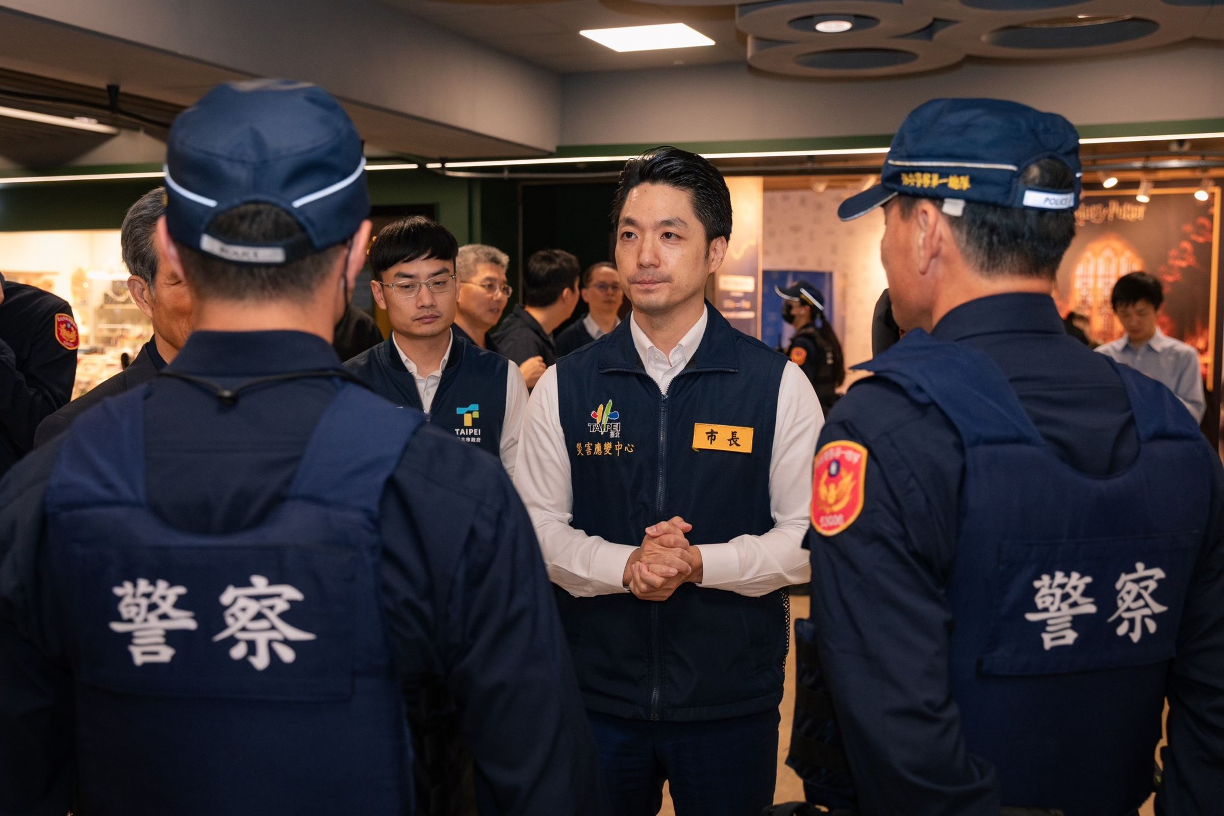蔣萬安表示，即刻起到年底，各項在台北市大型活動，不管是跨年、年貨大街，甚至農曆年後都不會鬆懈，將持續維持相關維安。（翻攝自臉書@蔣萬安）