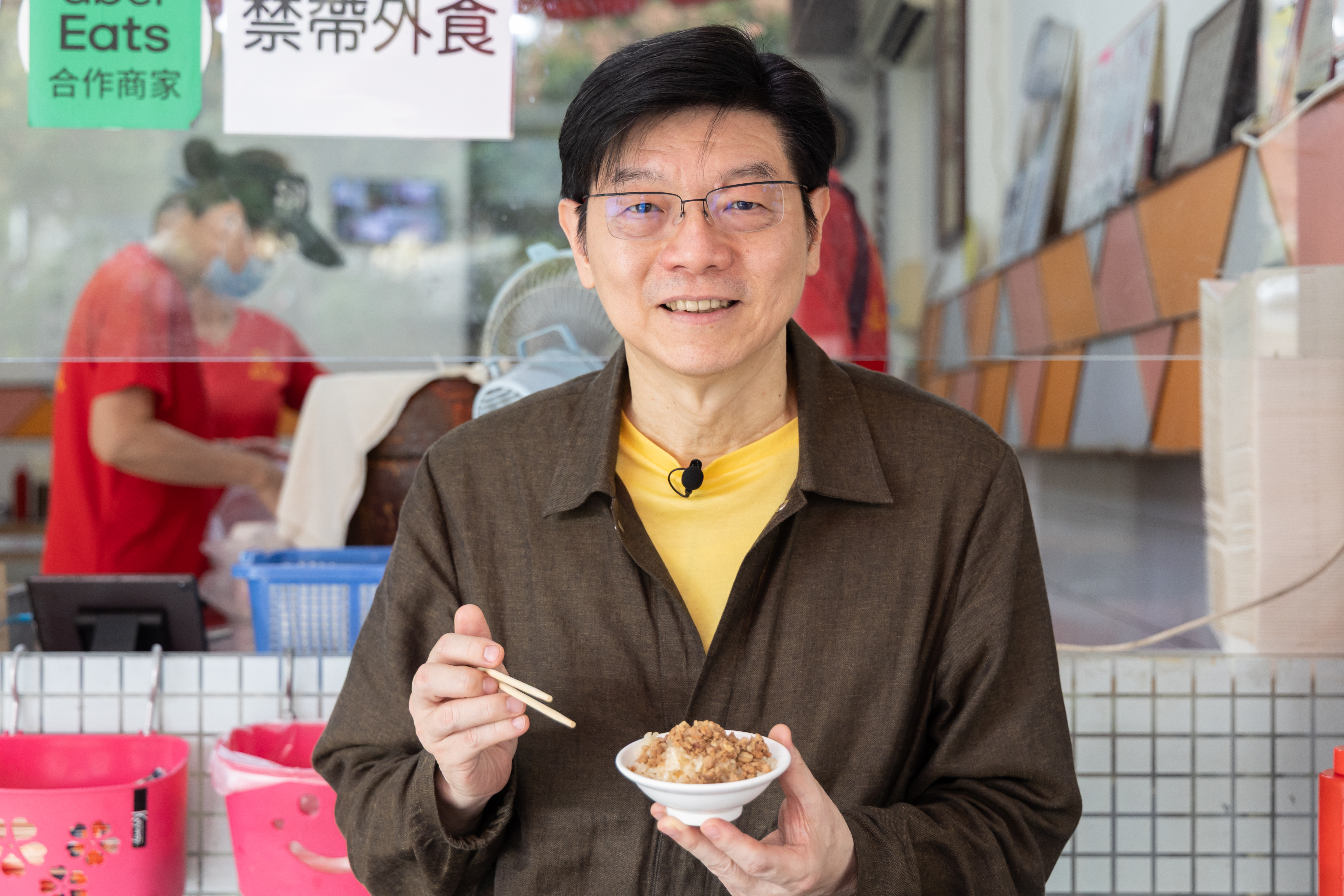 已出版兩本《裴社長廚房手記》的裴偉，現在正走遍全台，籌備以小吃為主題的第三本美食書。