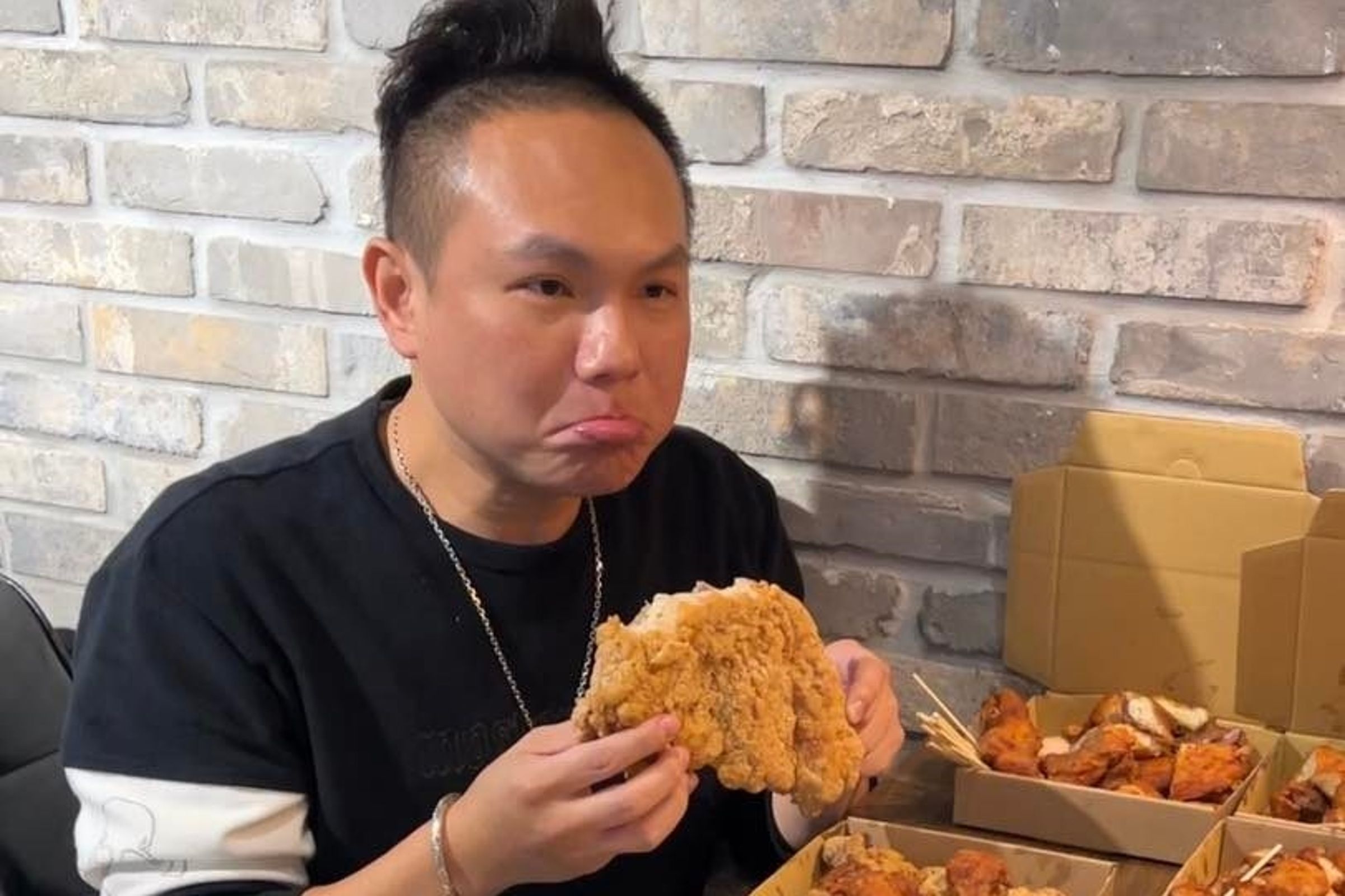 針對Toyz爆料超派炸雞疑似倒廢油事件，超哥向外界道歉，並透露接下來2天將會有「回饋消費者」的活動。（翻攝自超派炸雞臉書粉專）
