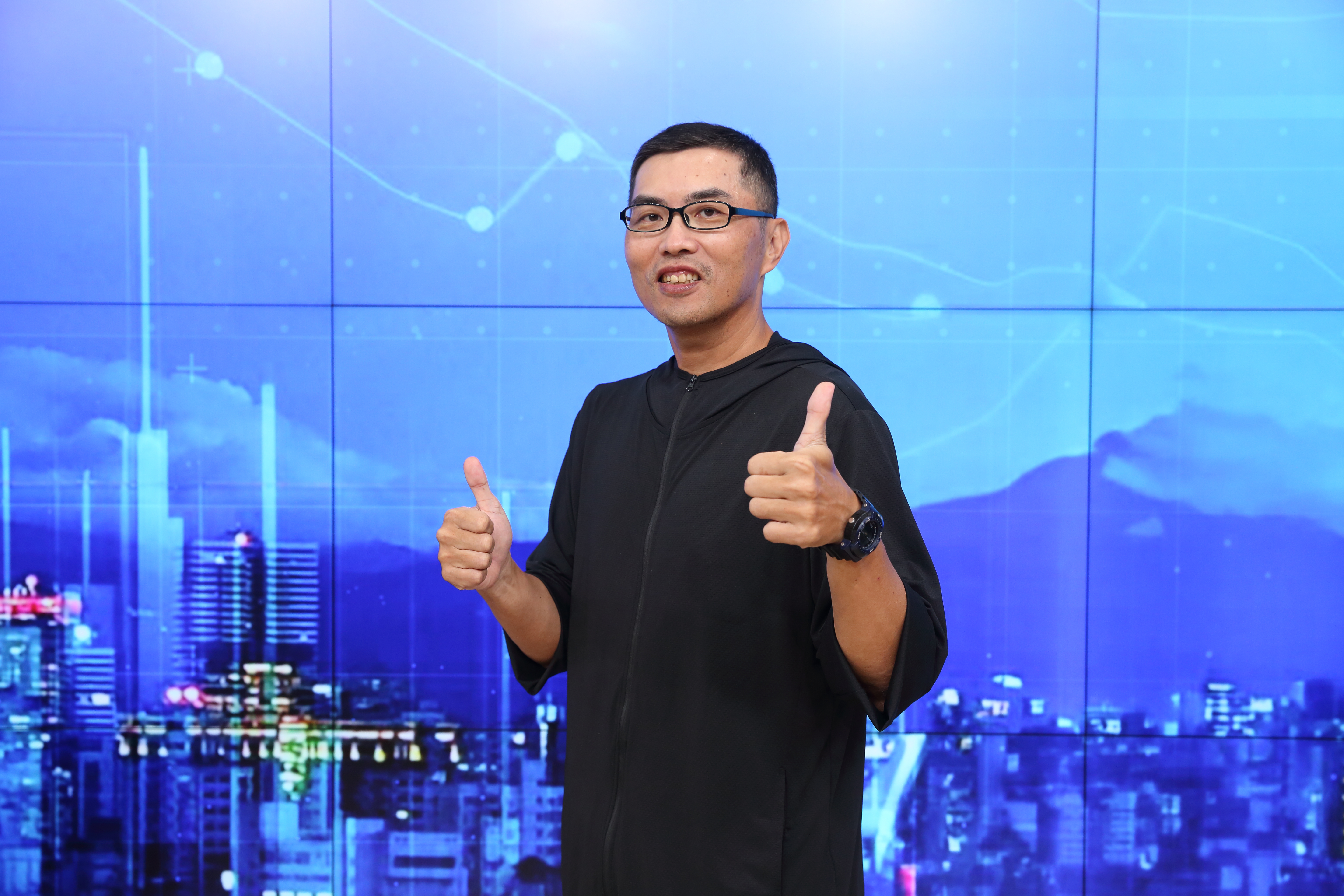 投資達人超馬芭樂王仲麟精選4檔好股，讓投資人輕鬆賺。