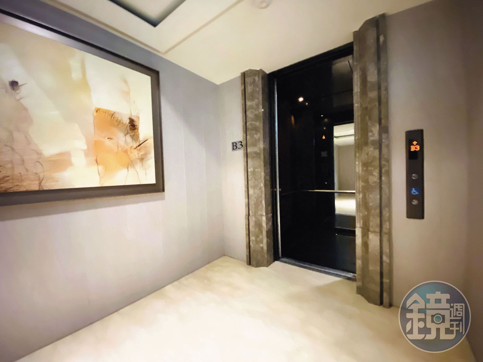 內政部預計修法，將電梯納入免計容積項目，為本次虛坪改革的核心措施之一。