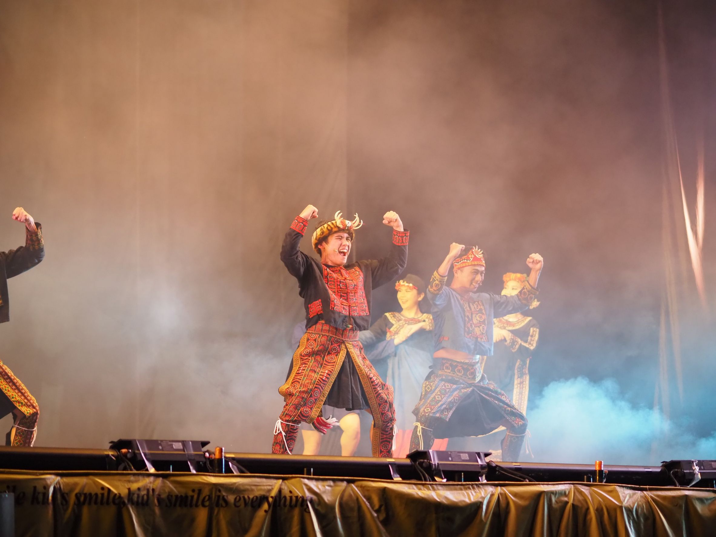 紙風車368鄉鎮市區兒童藝術工程在屏東春日國小完成屏東縣最後一場演出。（紙風車文教基金會提供）