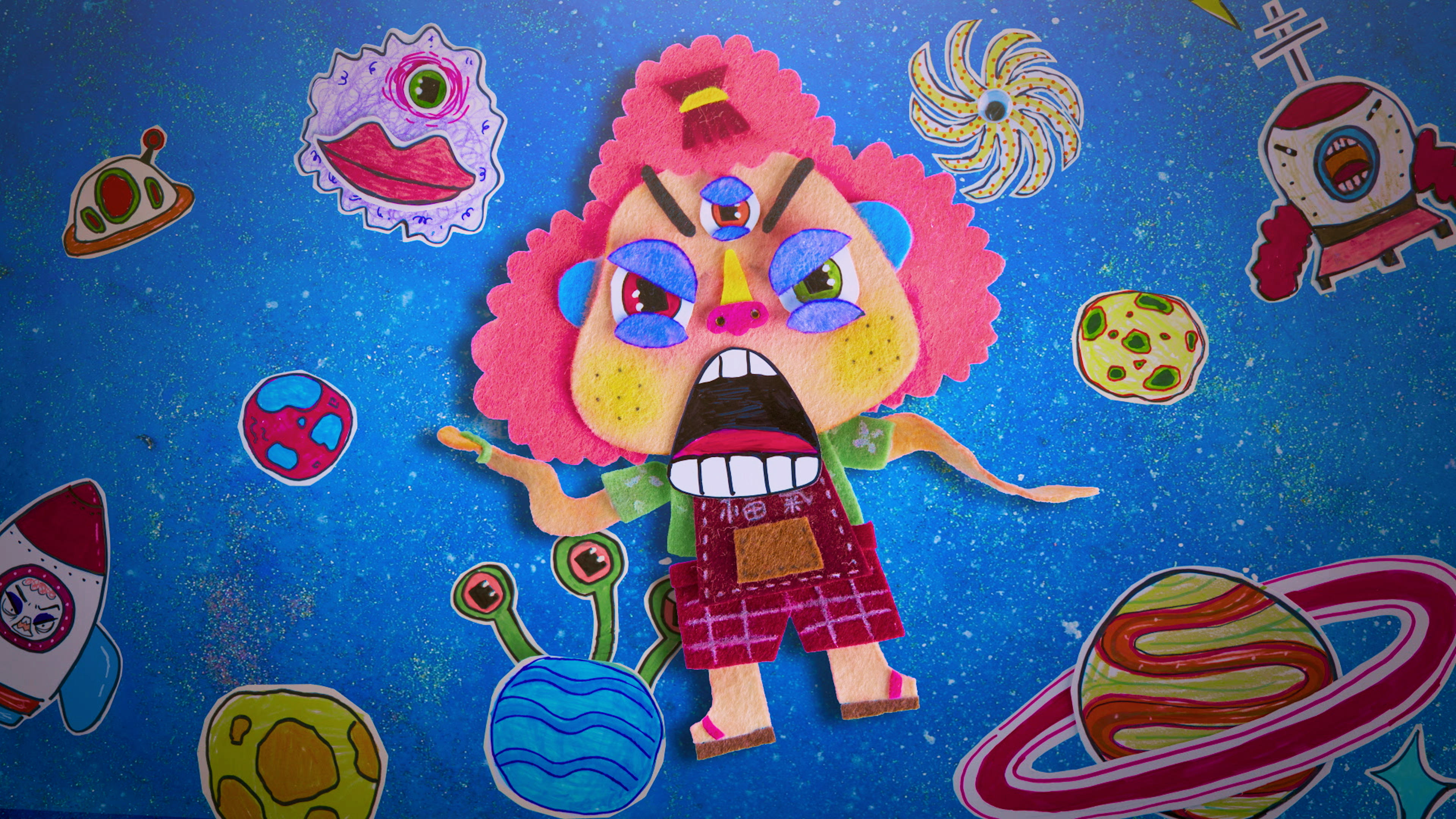 涉及角色的幻想或內心世界時,團隊就以漫畫風、不織布或黏土來呈現。(小公視提供)