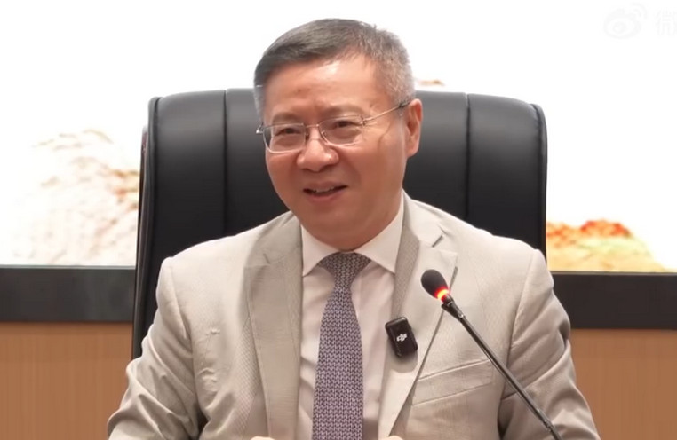 張維為在武漢大學演講時指出，統一後，治理台灣會比治理香港還要容易。（翻攝微博）