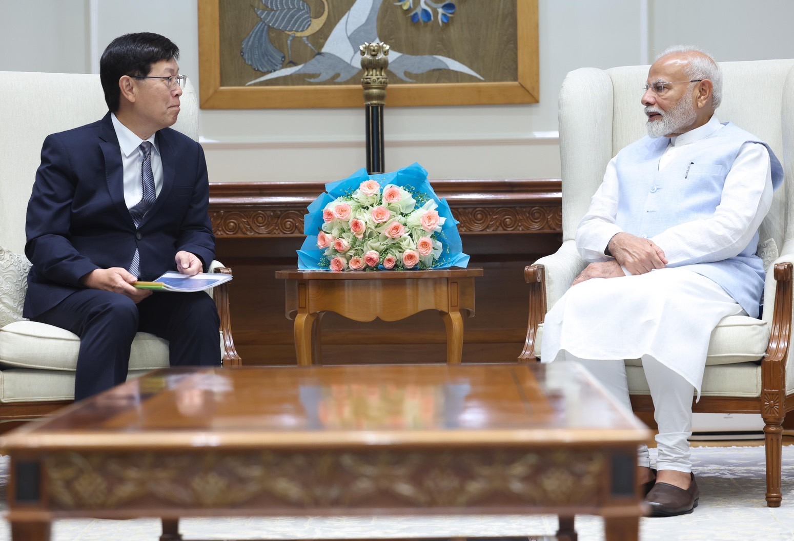 鴻海董事長劉揚偉再度飛往印度拜會總理莫迪，據本刊調查，與鴻海在印度擴產iPhone產線有密切關係。（翻攝自印度總理莫迪社群媒體X平台）