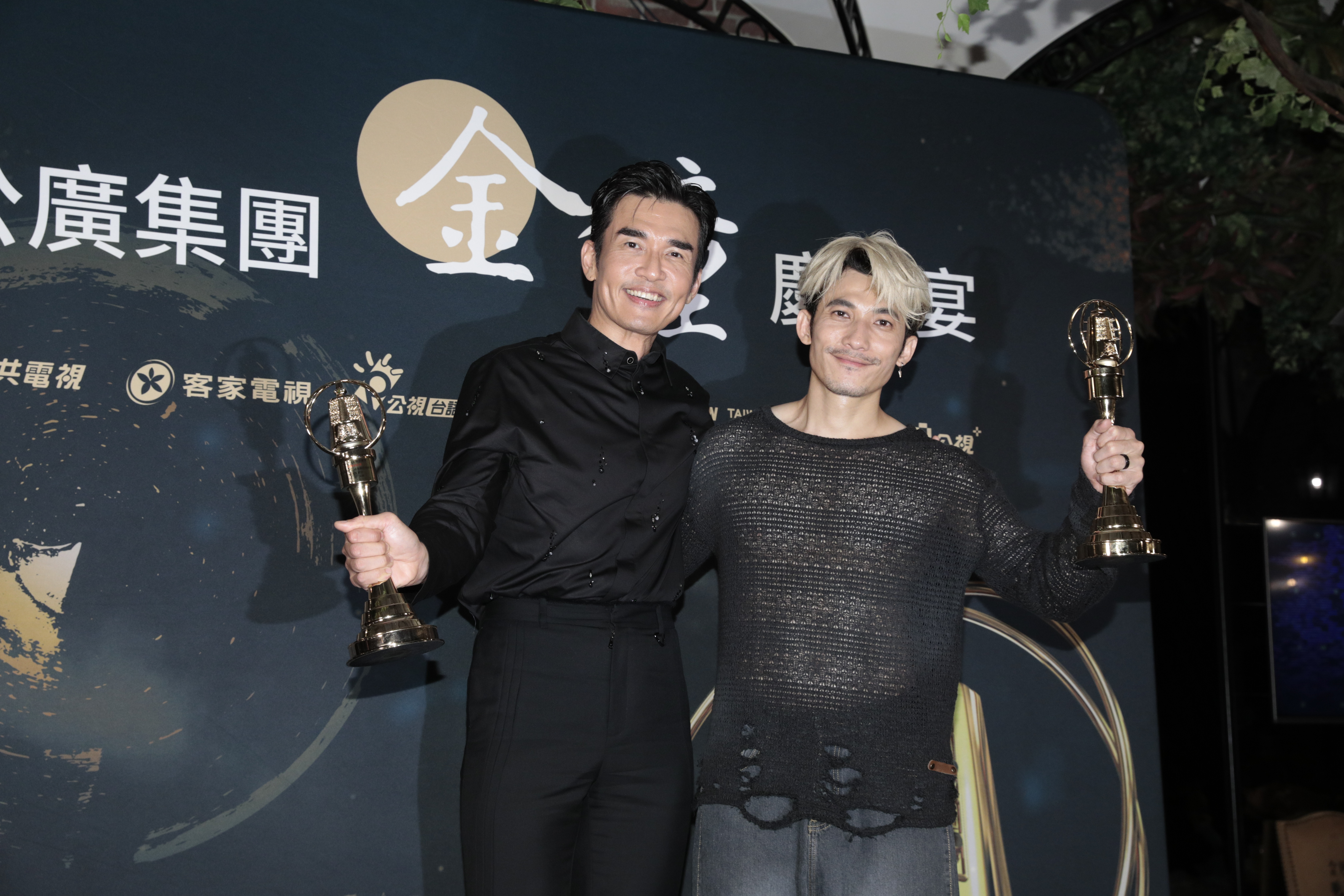 楊一展和越南影帝連炳發雙雙拿獎。