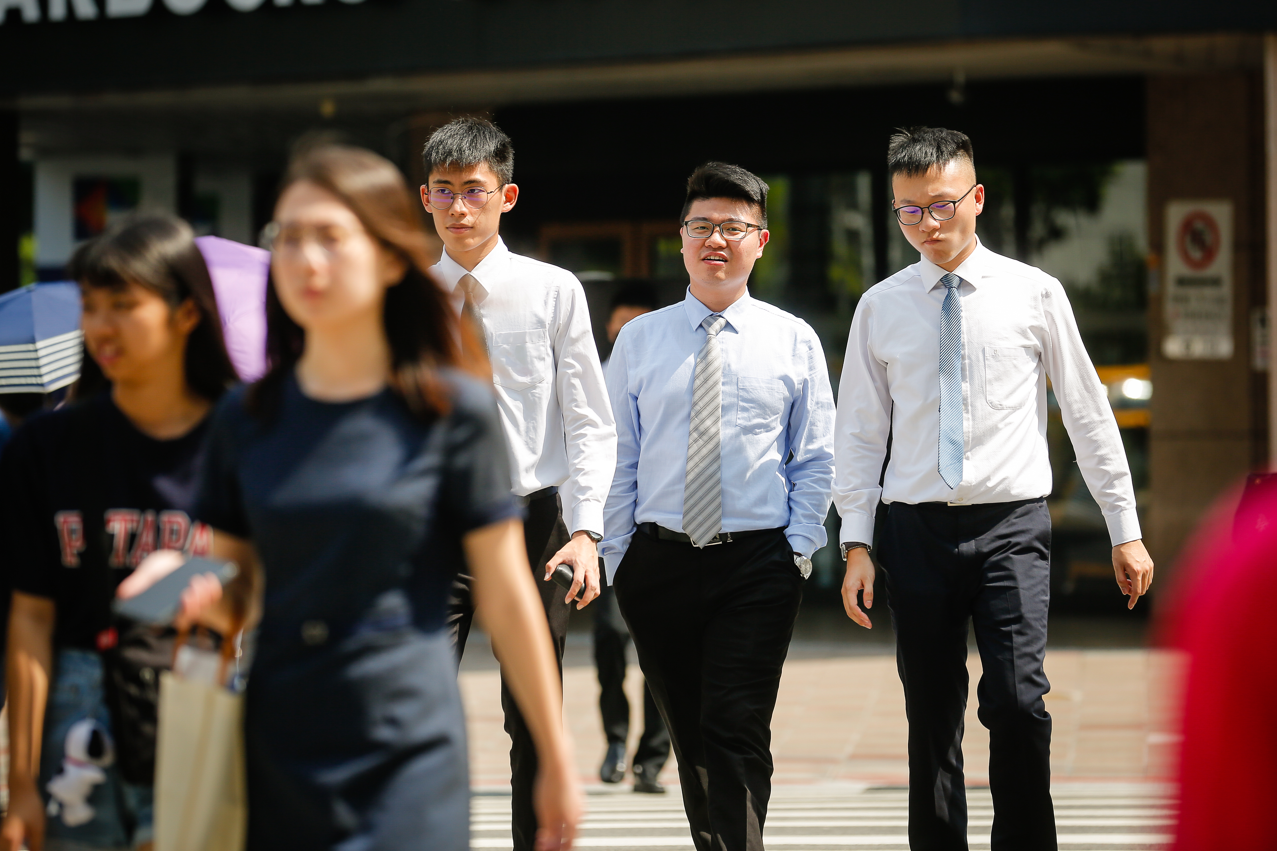 勞退自提人數持續升溫，顯示勞工開始將自提視為退休與節稅工具，但人數仍未破2成。