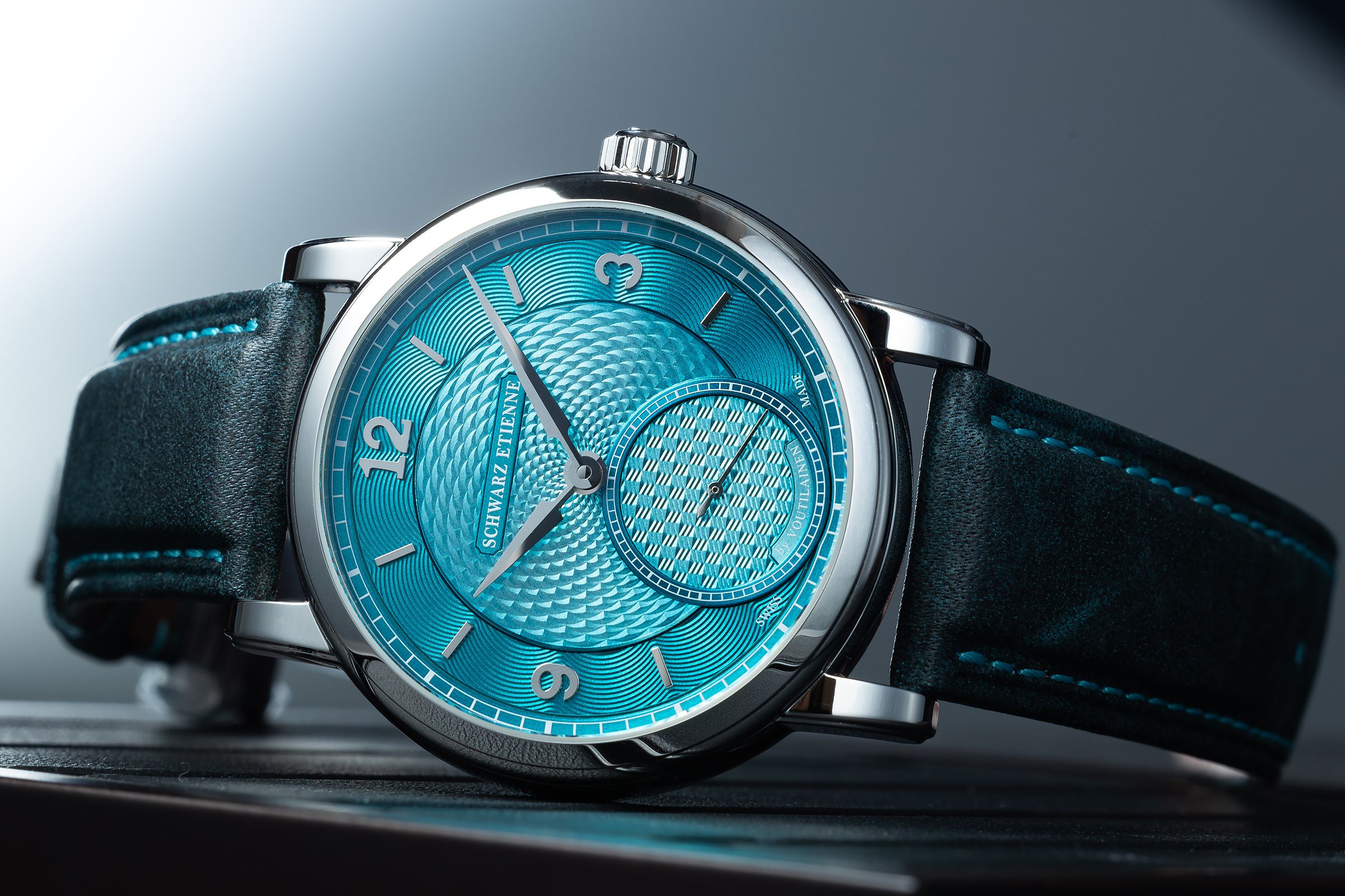 SCHWARZ ETIENNE舒⽡茨的Roma Synergy Turquoise，限量10只，定價NT$1,300,000。