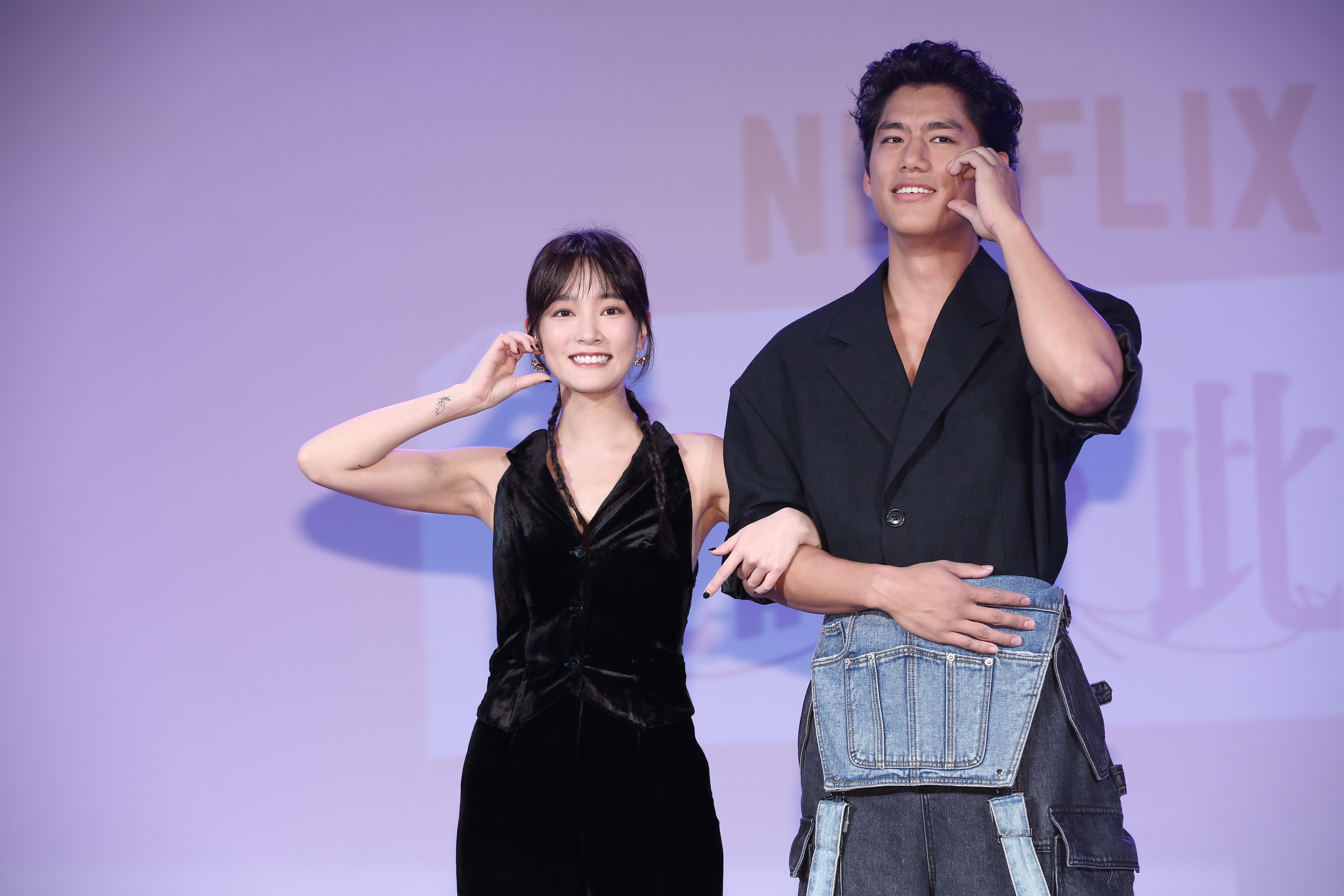 朱軒洋、王淨搭檔演出青春浪漫。