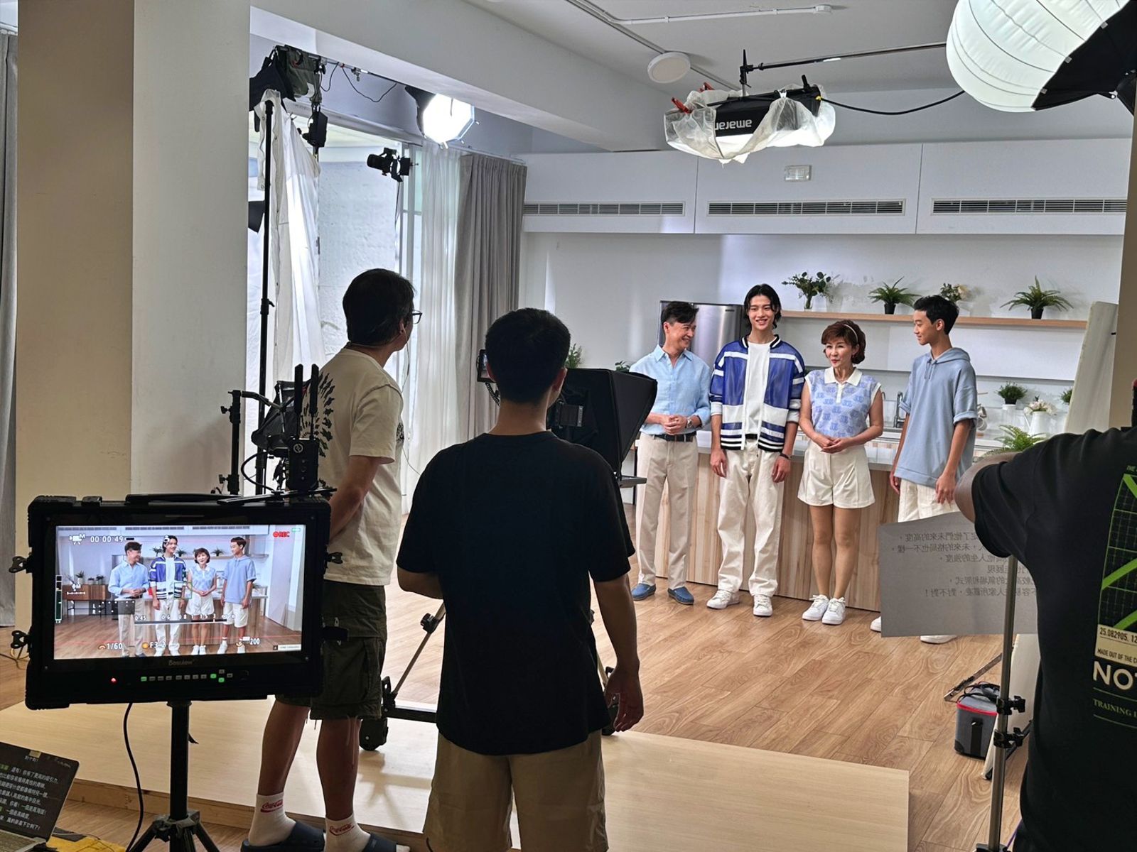 何豪傑首度全家合體在鏡頭前亮相。（震達等大人提供）