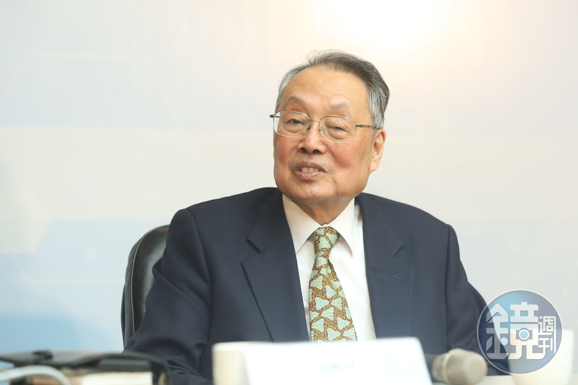 施振榮呼籲台灣轉型為新能源輸出國，預告退休後轉投資的「保利馬」零碳排船將輸出國外。