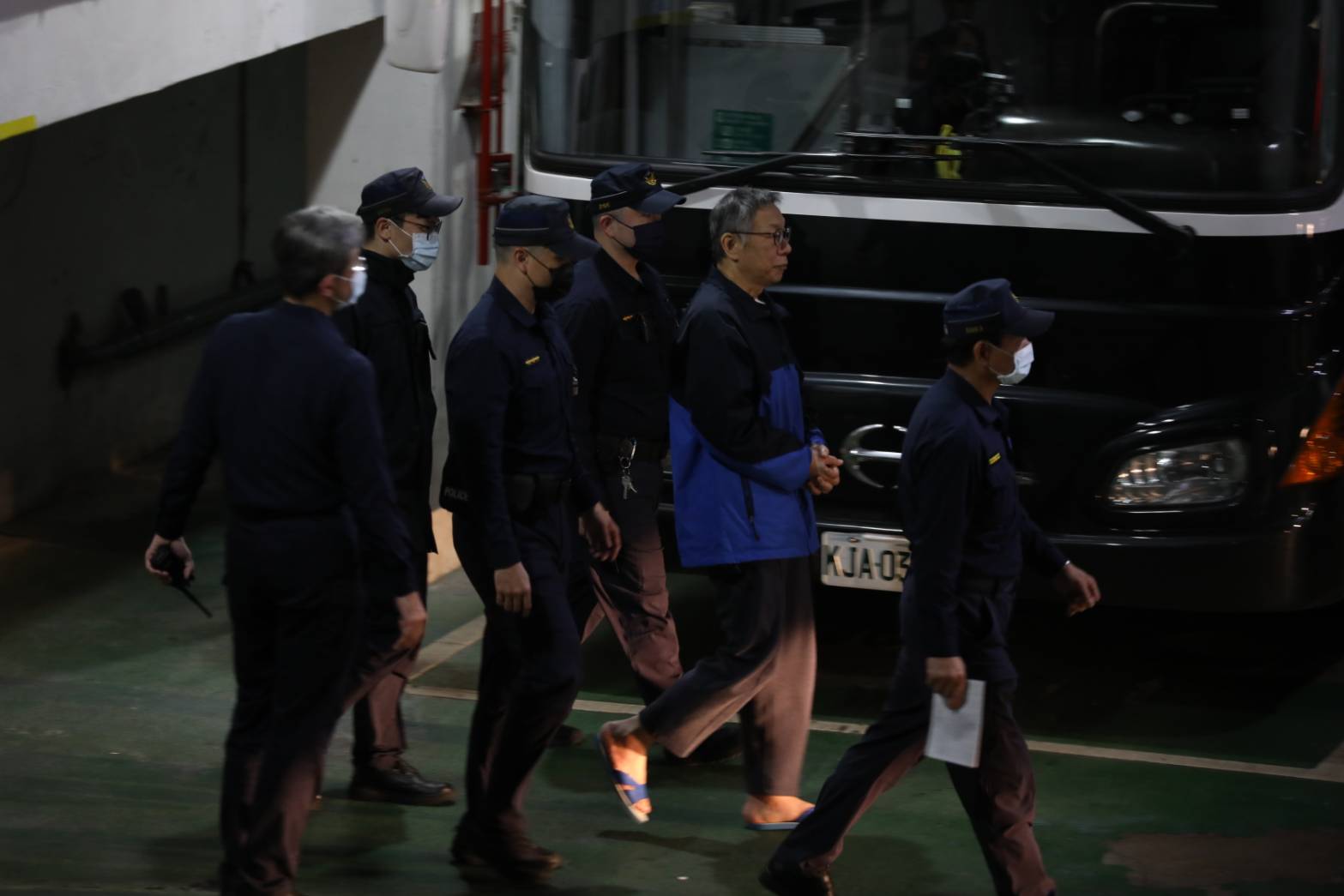 柯文哲稱若逃亡一半支持者去民進黨，另一半會跑掉。