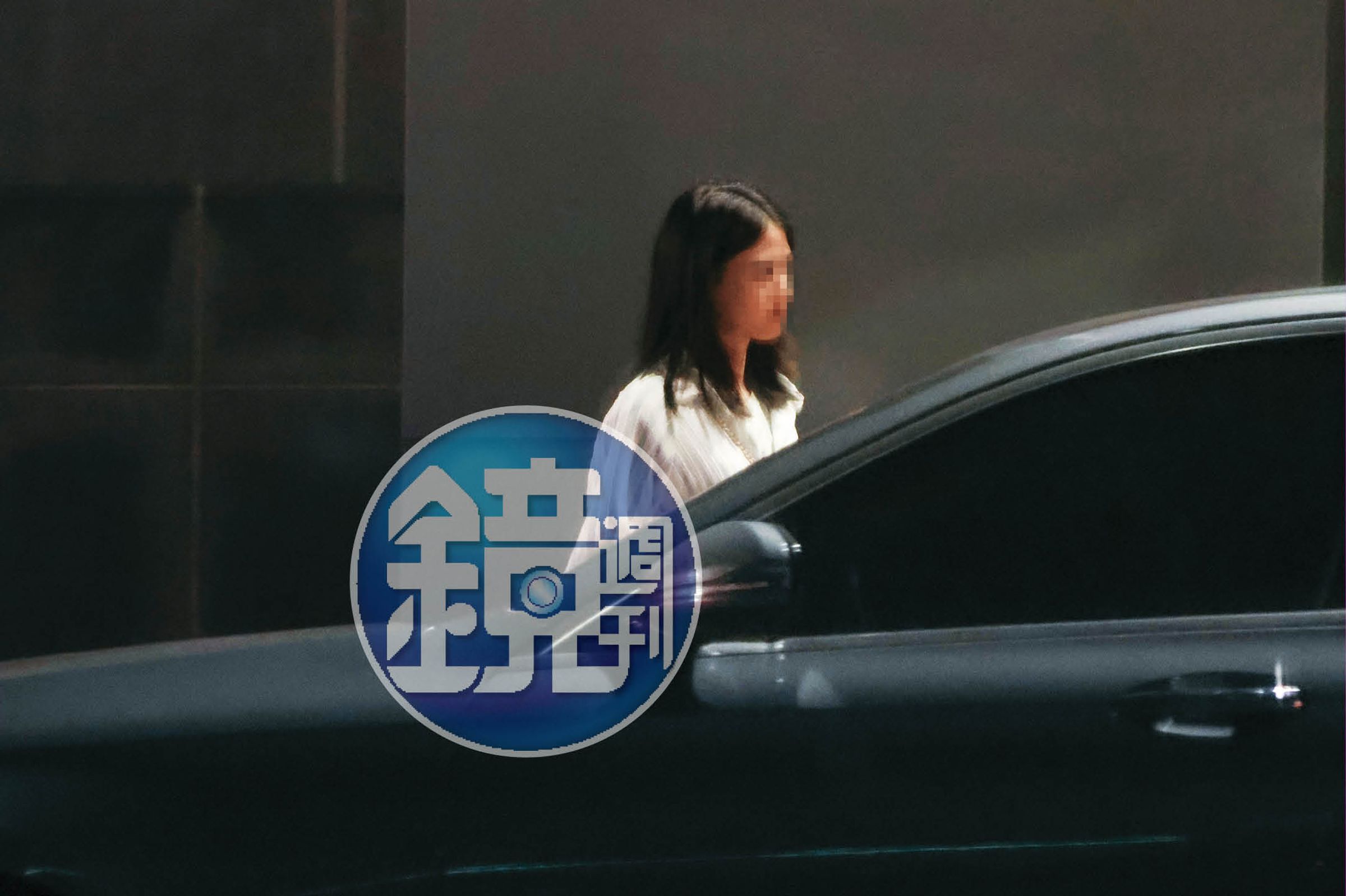 6月21日21:29,除了與護理師的互動,江坤俊還是很顧家,比如會去當好爸爸接送女兒。