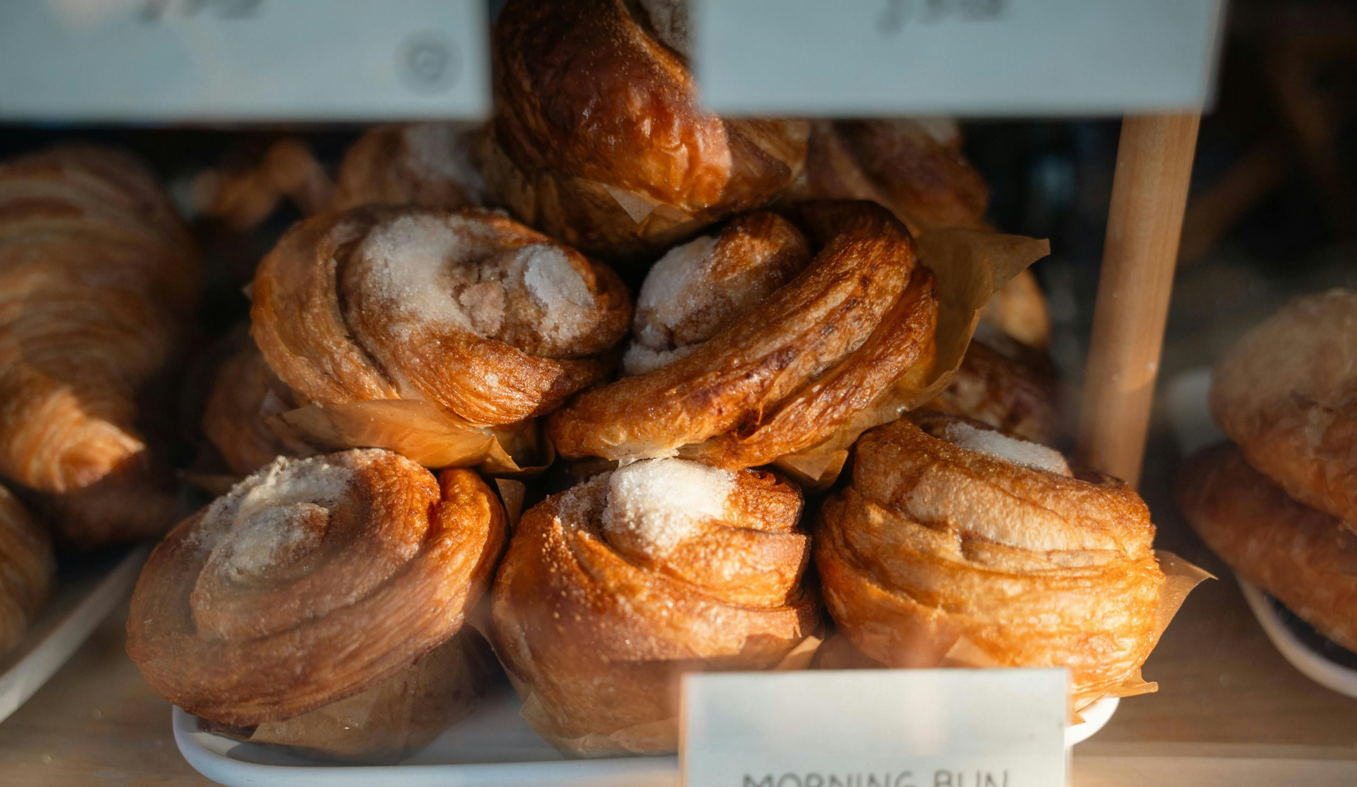 餐飲業者忙碌備餐，卻難以掌控最後的剩食數量。（示意圖／pexels）