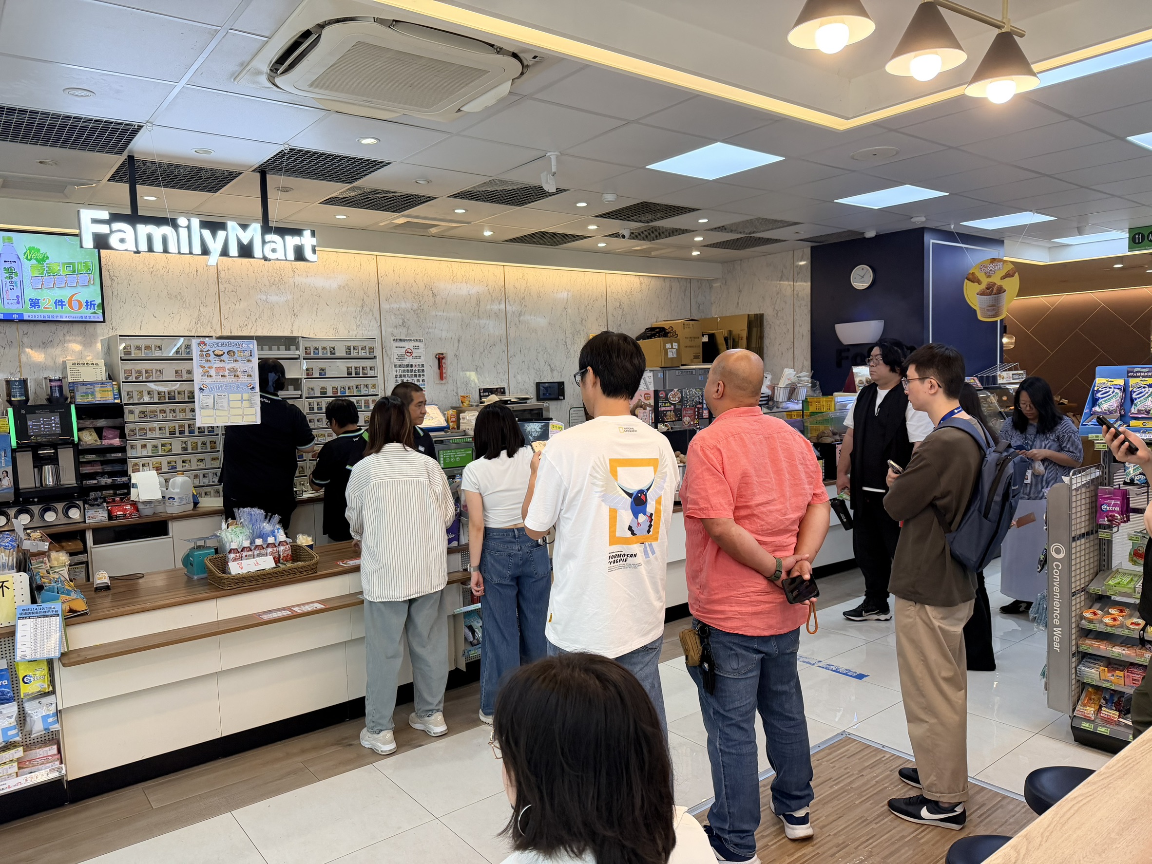 政府審查2年多的加熱菸，今（17日）合法上架販售。讀者提供