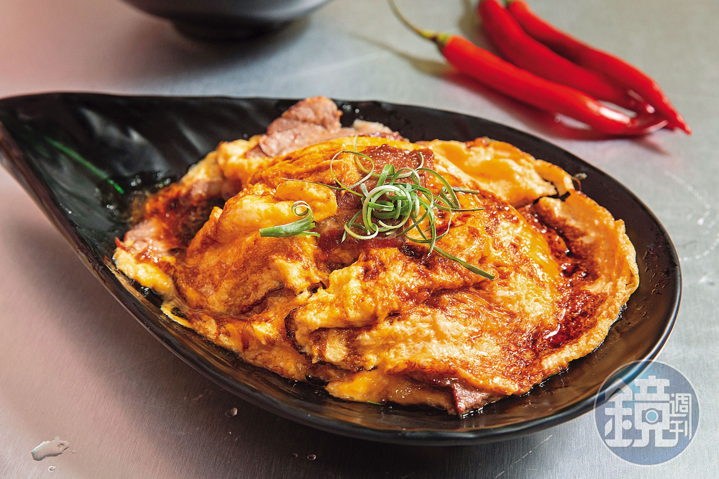 熱銷的滑蛋叉燒飯淋上特製醬汁,港味十足。(160元/份)