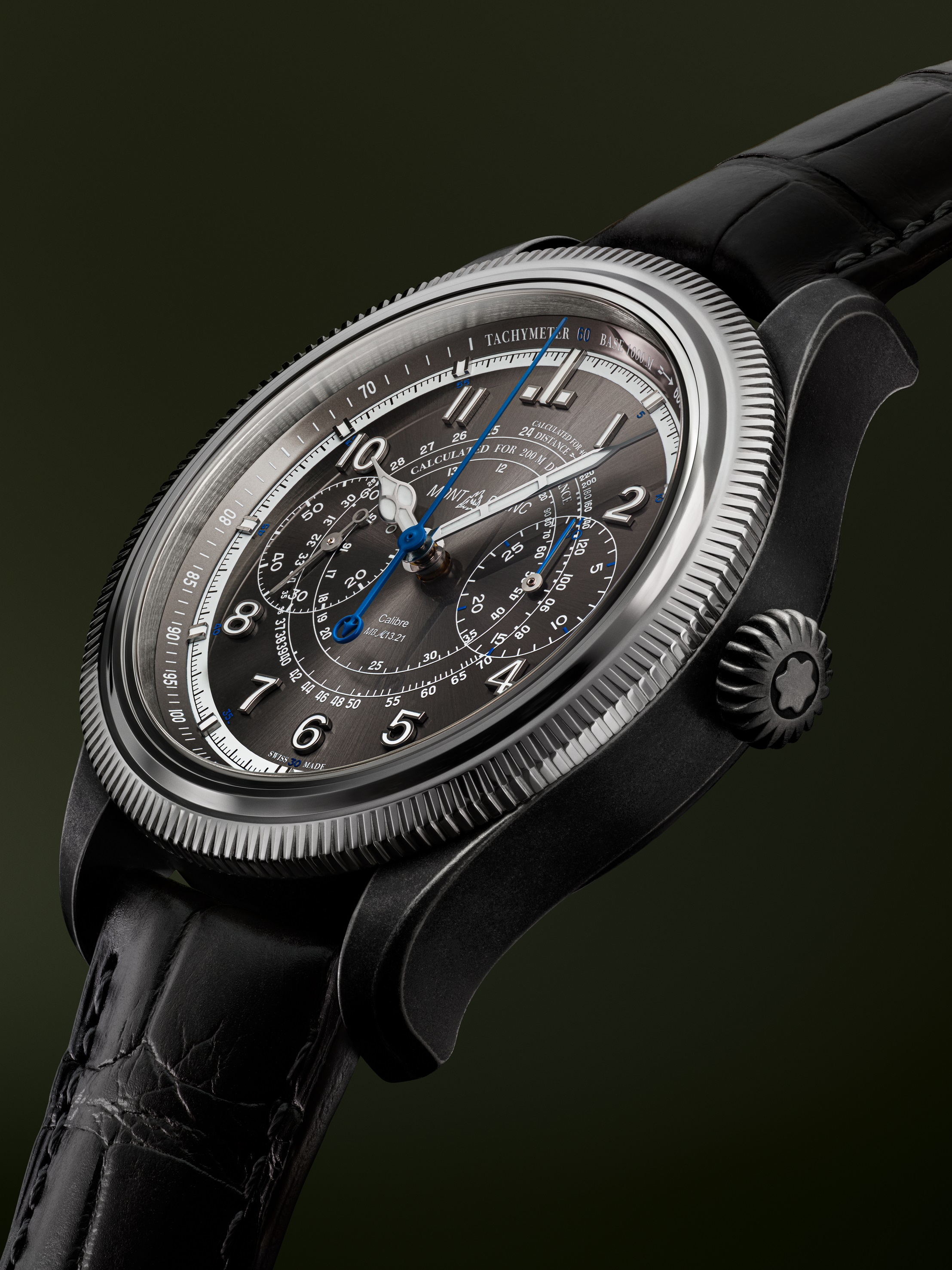 雖然沒有任何計時按把，這枚1858 Unveiled Timekeeper Minerva卻是不折不扣的計時碼錶，透過轉動錶圈的形式啟動／停止／歸零。