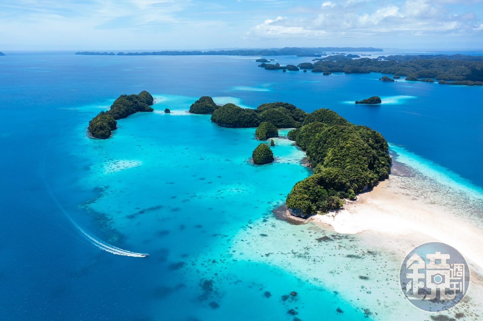 帛琉的洛克群島（Rock Islands）由超過250座石灰岩島嶼組成，是許多潛水客和水下攝影愛好者的天堂。 