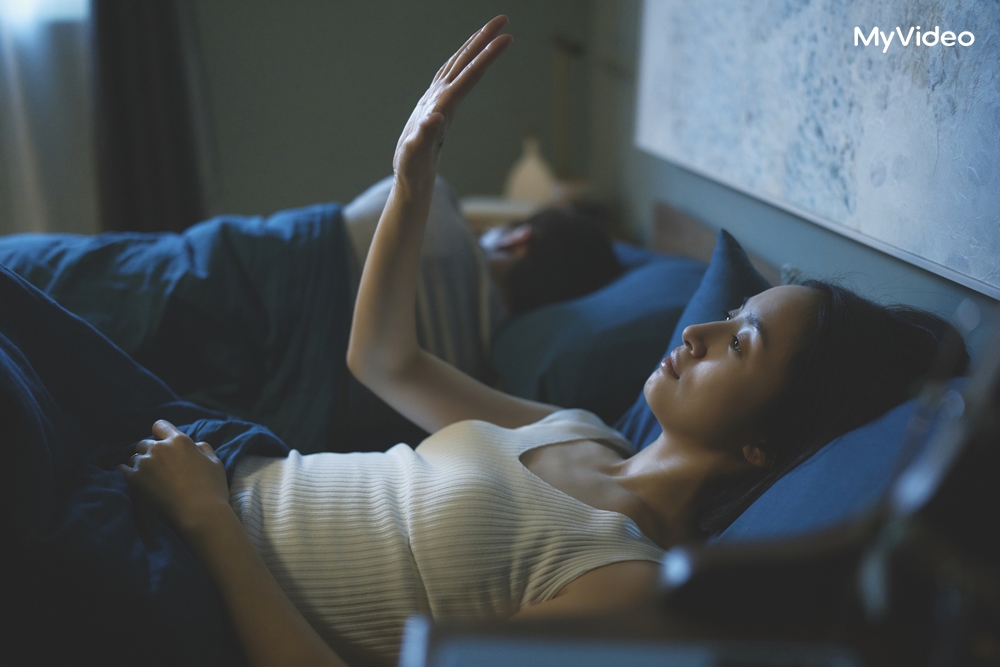 林依晨和賀軍翔睽違20年合作默契十足。(公視、MyVideo提供)