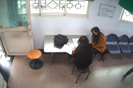 台中張姓男子欠繳罰款3年，因憂心壽險保單遭強制解約，而求助親姊幫忙繳款。（執行署提供）