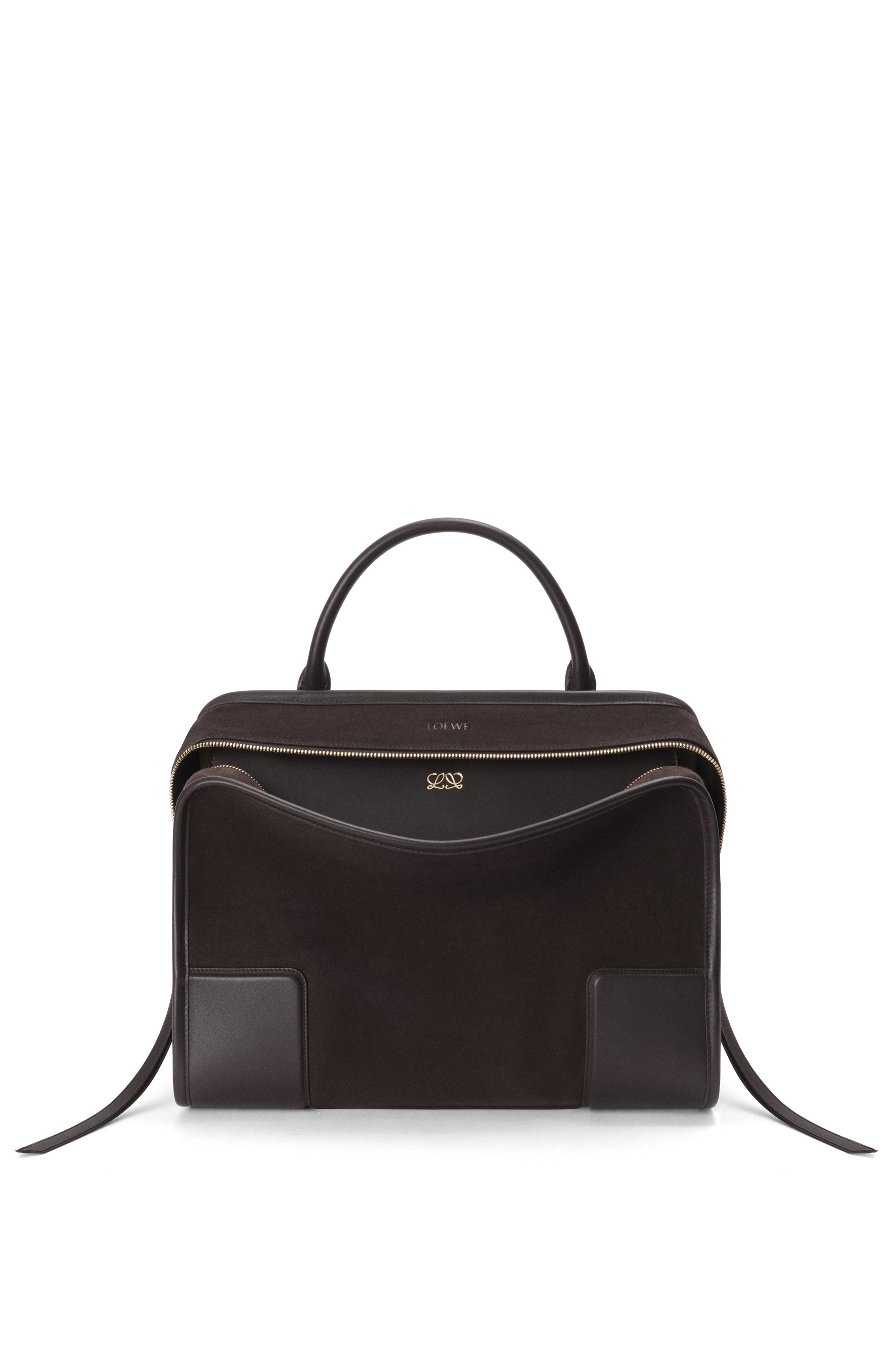 深栗色麂皮款式大型Amazona 180。價格店洽（LOEWE提供）