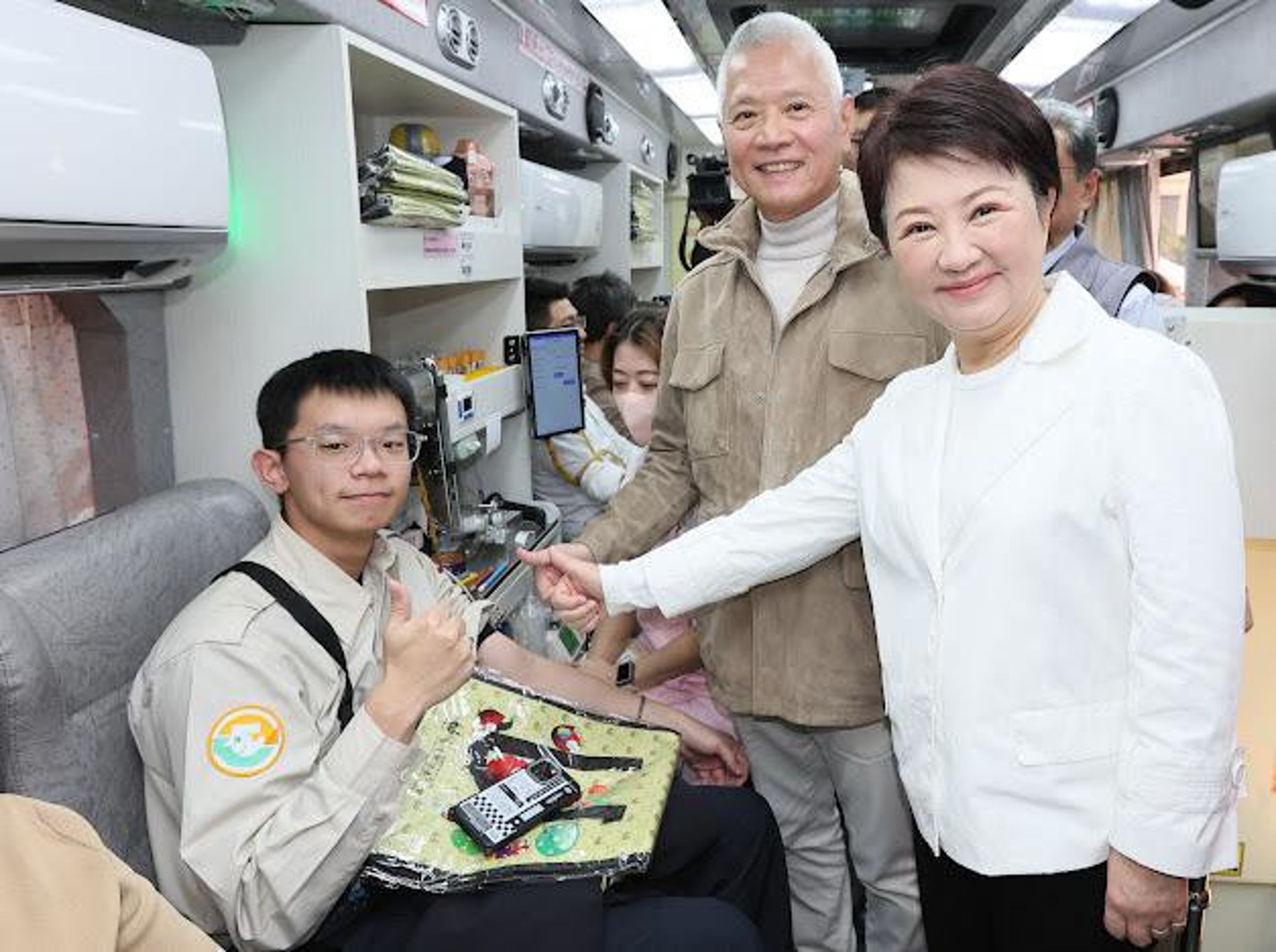 盧秀燕疾呼,「愛要及時,愛要延續,捐血一袋救人一命,勝造七級浮圖。」(大大數位基金會提供)