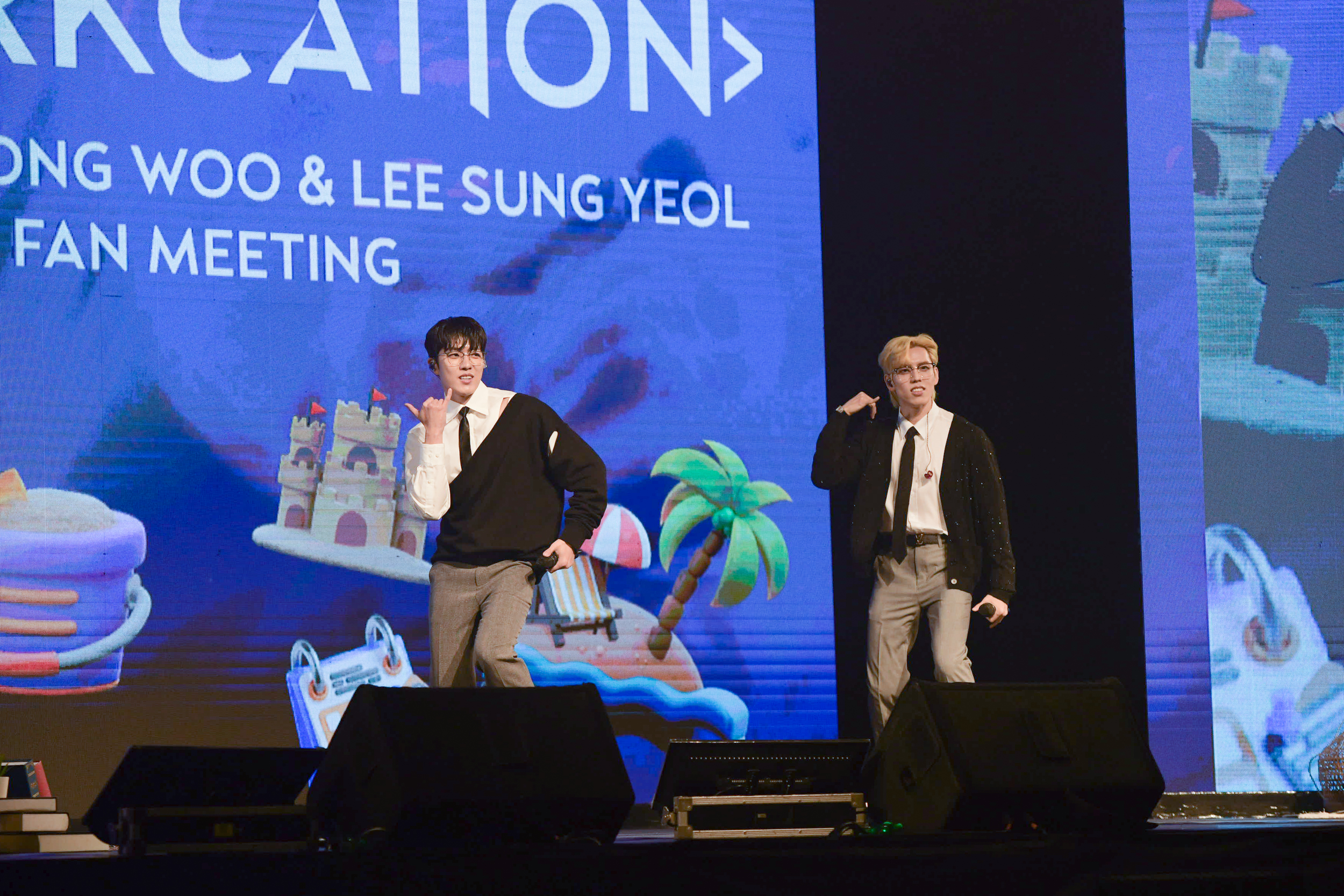 INFINITE東雨（右）與成烈在雙人粉絲見面會跳成員優鉉的新歌〈Baby Baby〉。（SHOW Office提供）