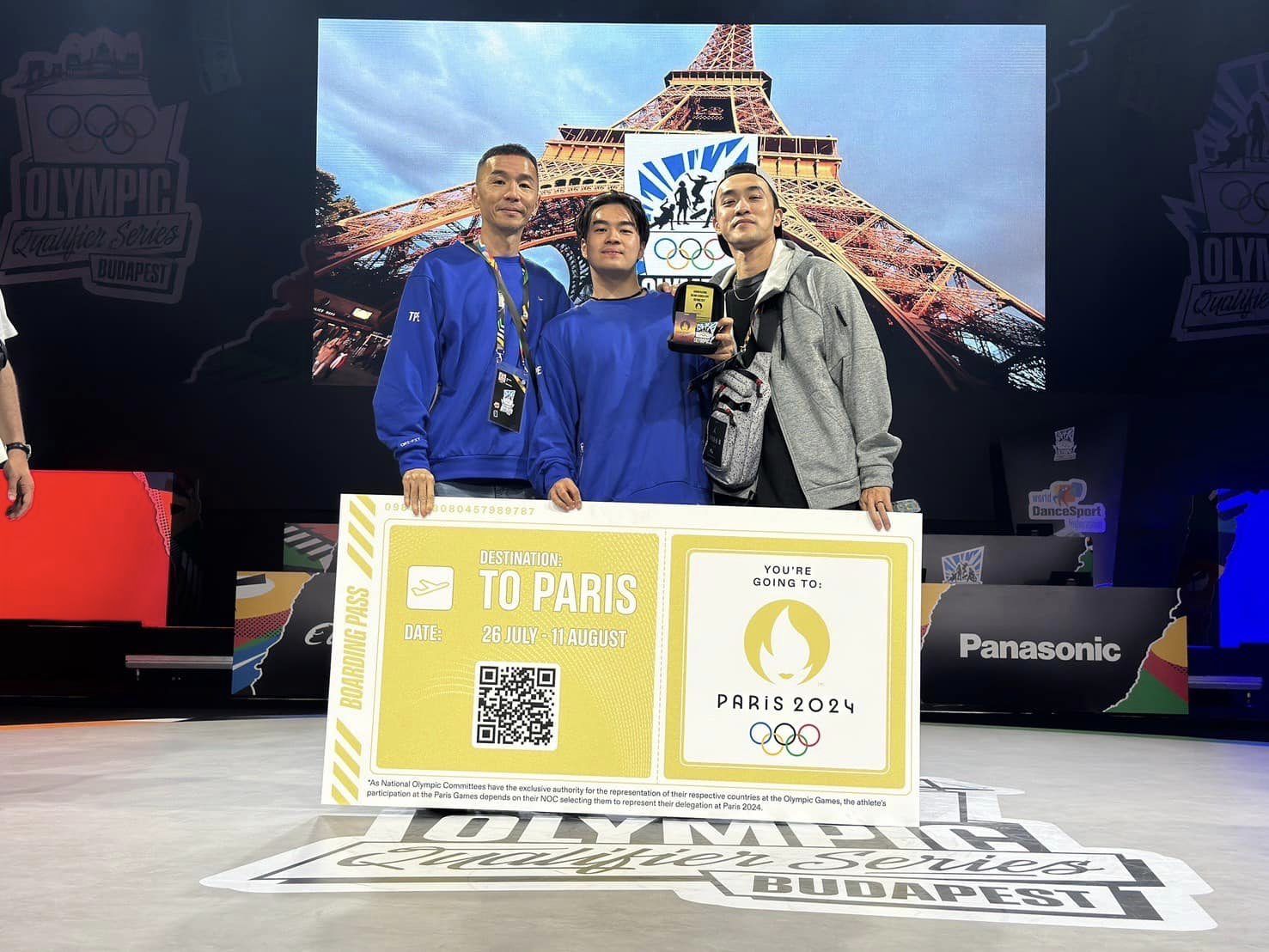 霹靂舞選手孫振（中）取得巴黎奧運門票。（翻攝quake_chan IG）