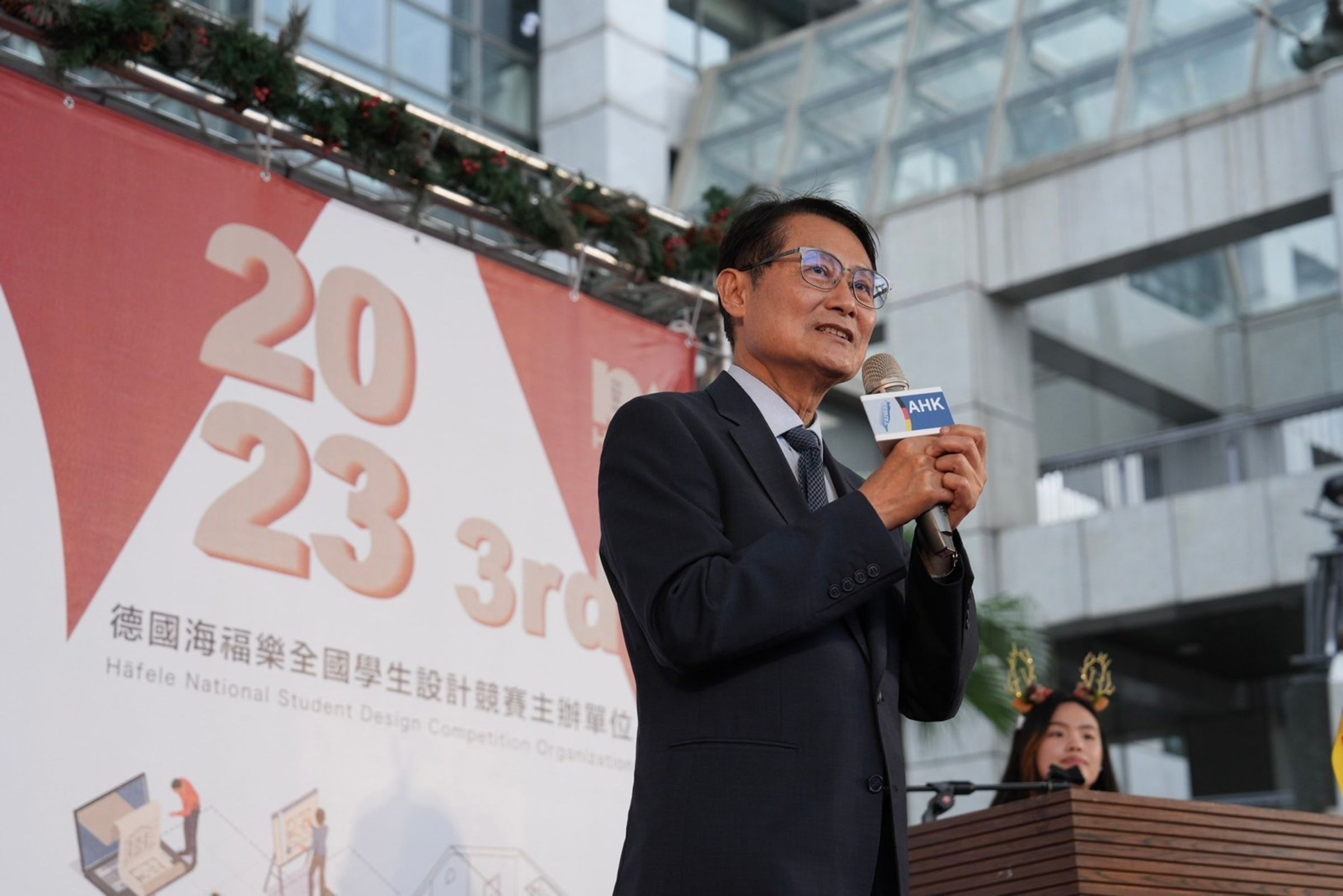陳純敬副市長致詞時,嘉獎得獎學生,也鼓勵更多學子能善用創意造福人們。(圖/新北城鄉局提供)