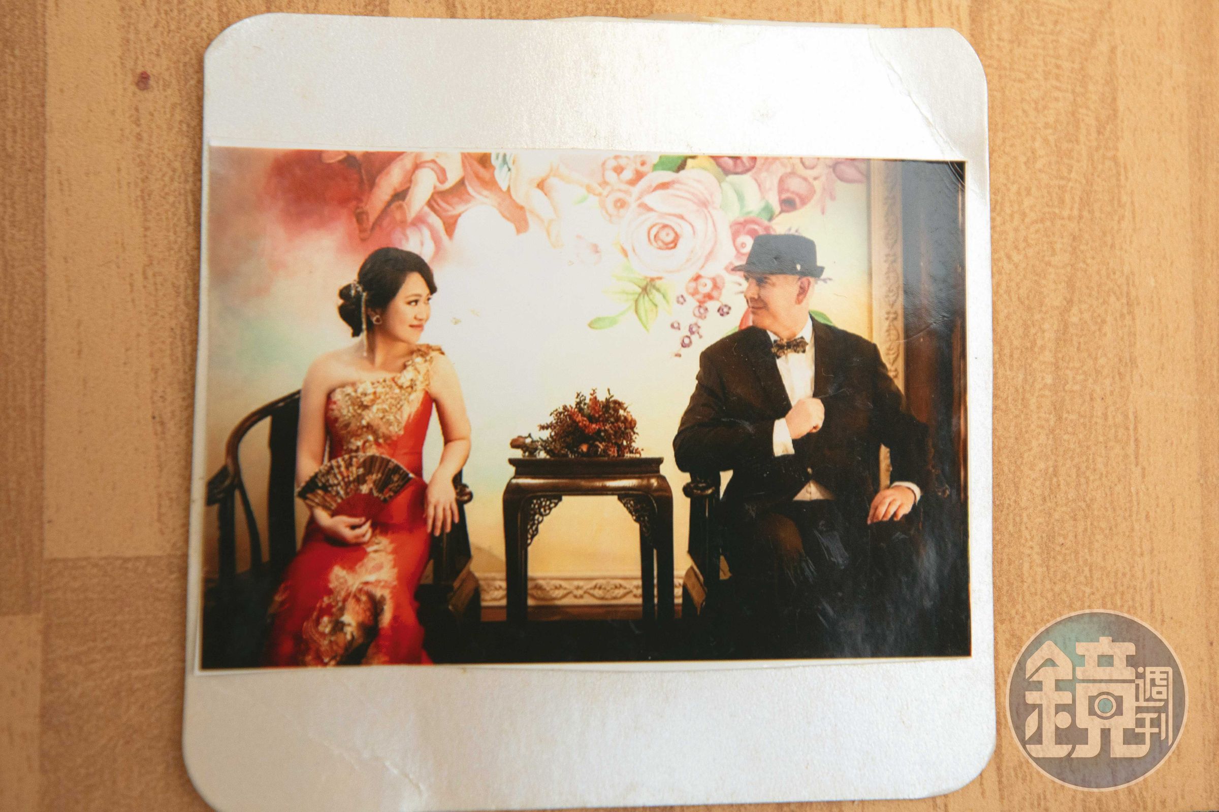 原本不婚不育的鄭曉綺（左）與鄭馬克（右）通信2年多後決定交往、步入禮堂。（鄭曉綺提供）