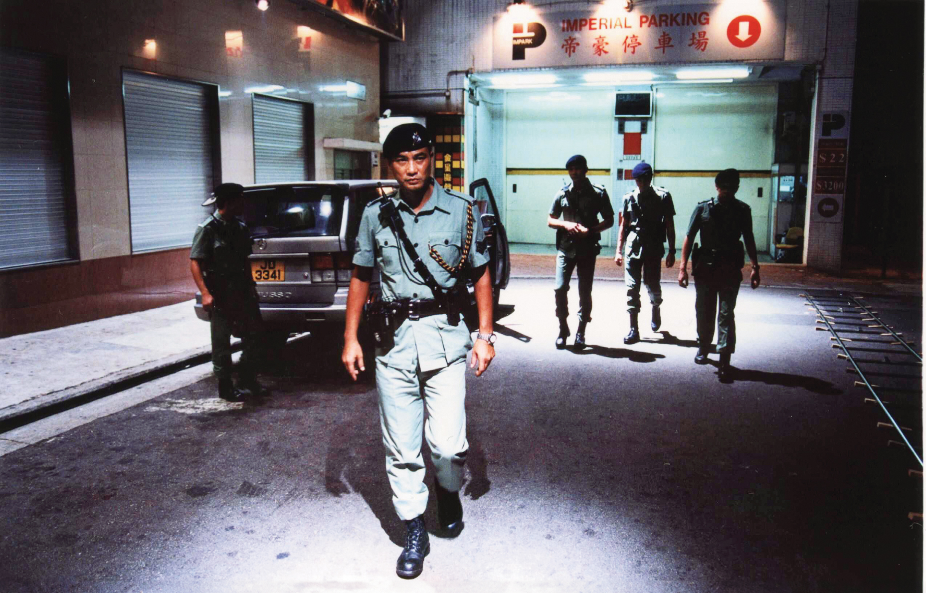 銀河映像製作、任達華（前）主演的《PTU》，由朱淑儀擔任製作總監。（國家影視聽中心提供）