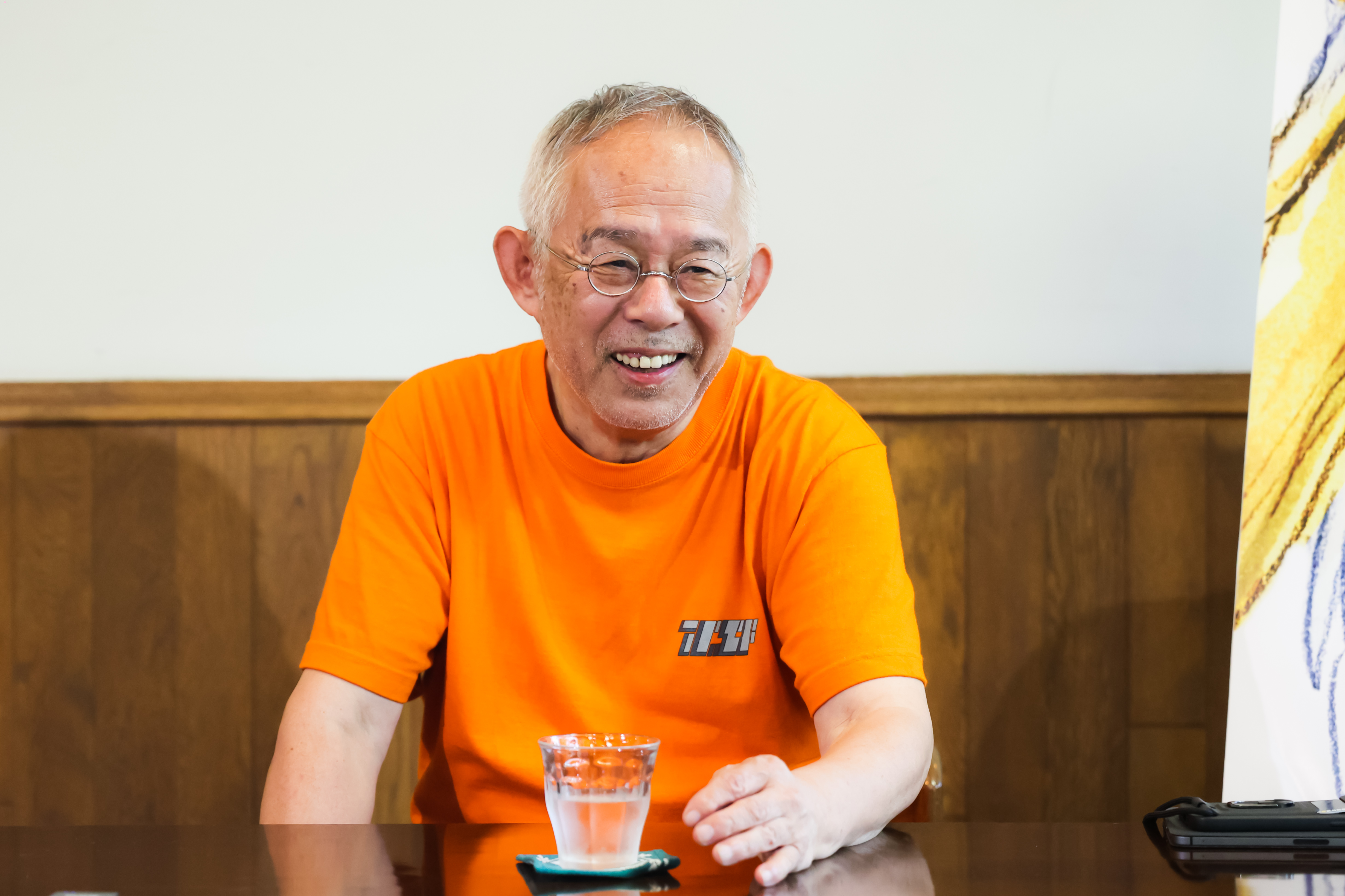 鈴木敏夫接受本刊獨家專訪,透露當初將海外片名改為《蒼鷺與少年》的原因。(甲上娛樂提供)