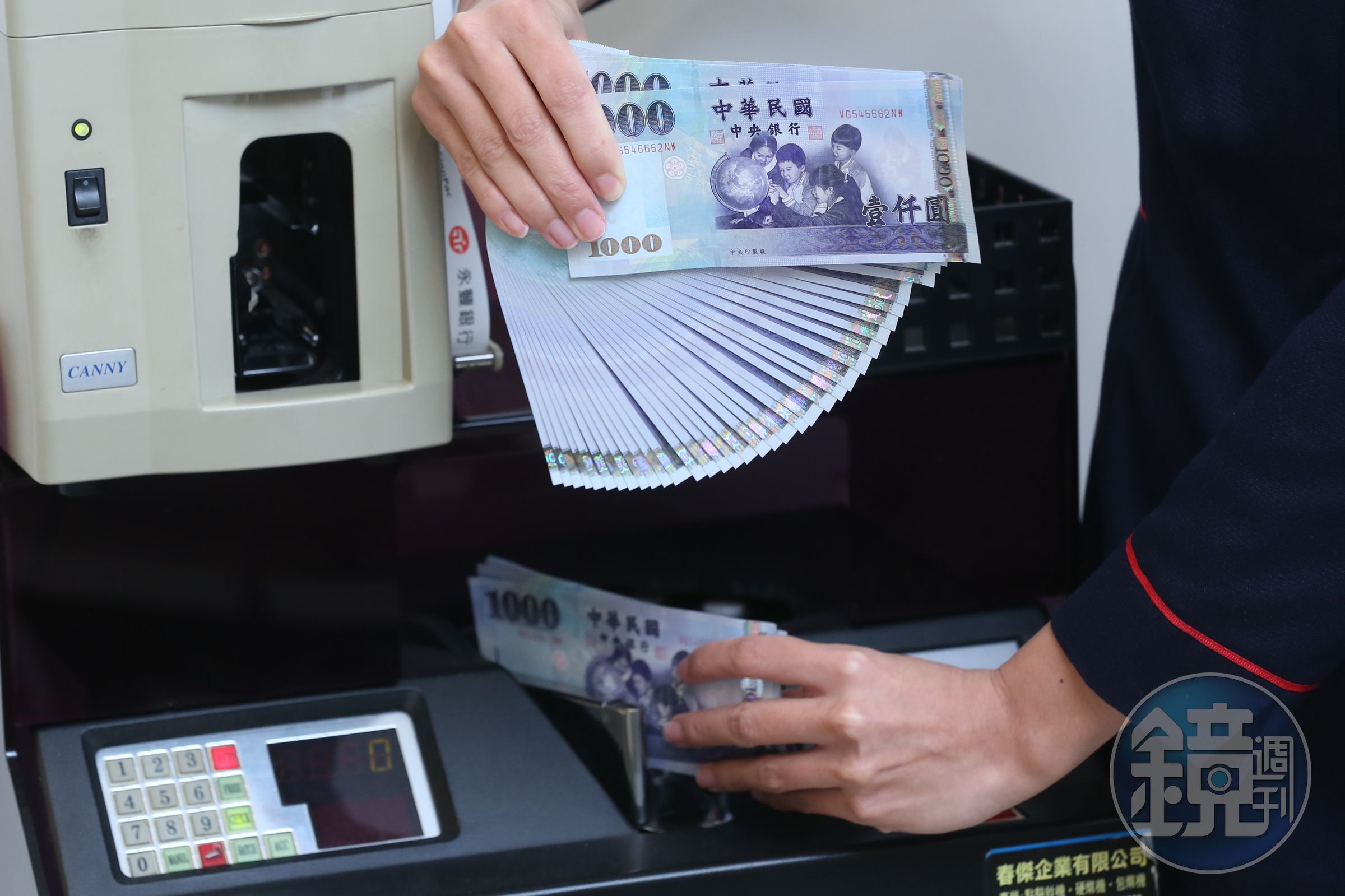 行政院今起發放調高4%之軍公教月退休金,1到3月差額也將於19日前補發完畢。(示意圖)