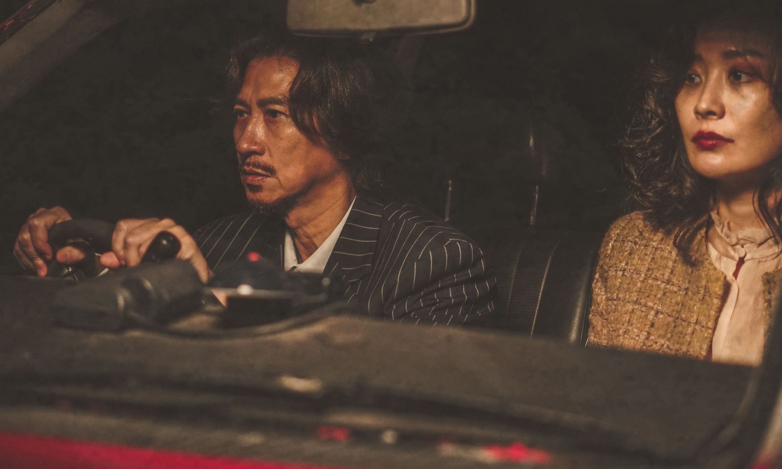 片中張家輝開夜班計程車,總是堅信自己遇鬼。(甲上提供)