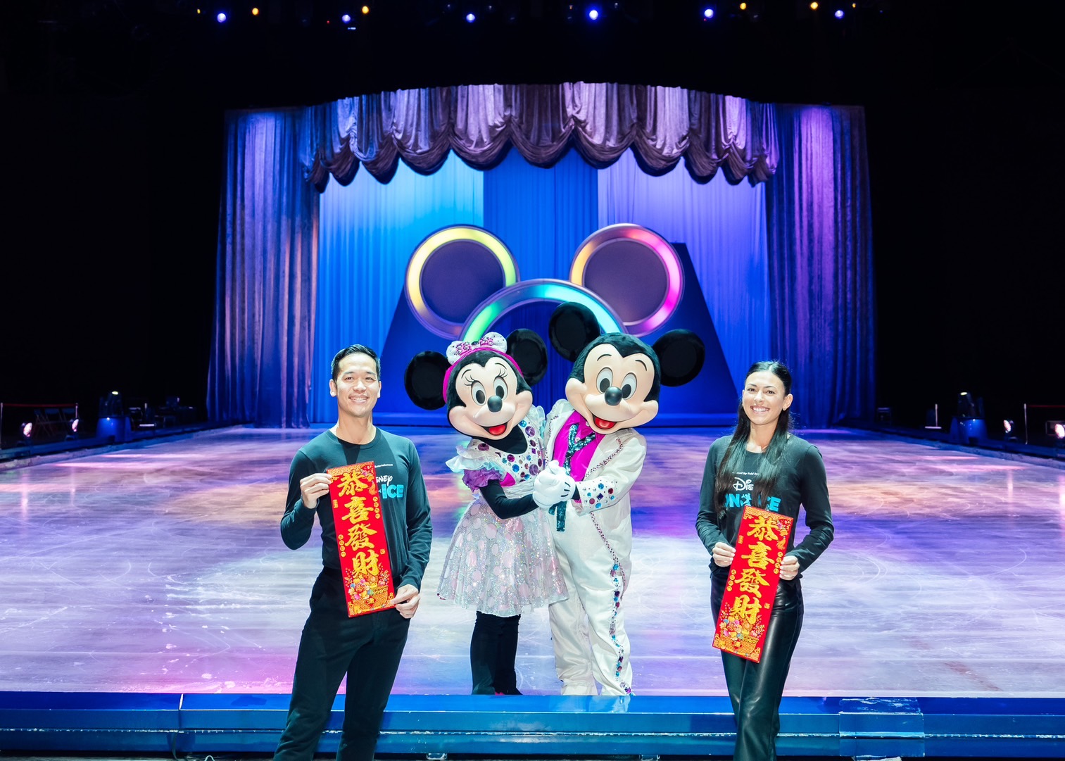 《冰上迪士尼》於台北小巨蛋登場，向大家拜早年啦。（寬宏提供）