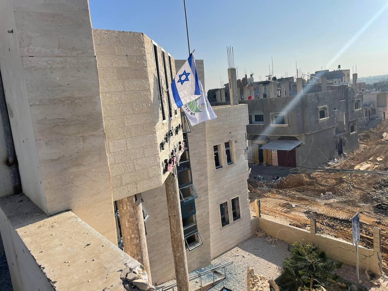 以色列國防軍發言人哈加里指出，以哈戰爭預計持續到2024年一整年。（翻攝自Ｘ@MOSSADil）