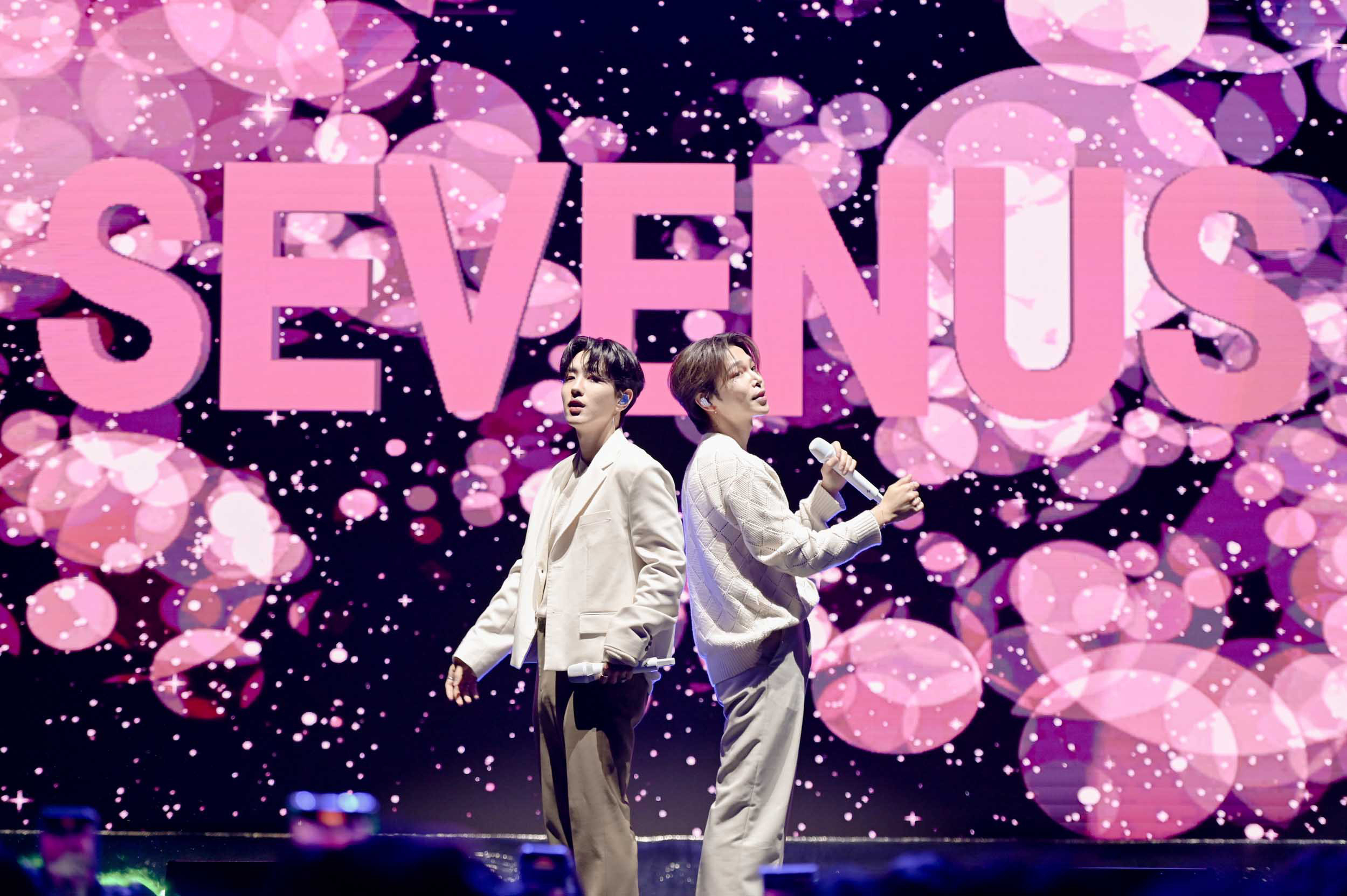 SEVENUS在台開唱，關心花蓮祈願受災戶能獲得最大幫助以重建家園。（SHOW Office提供）