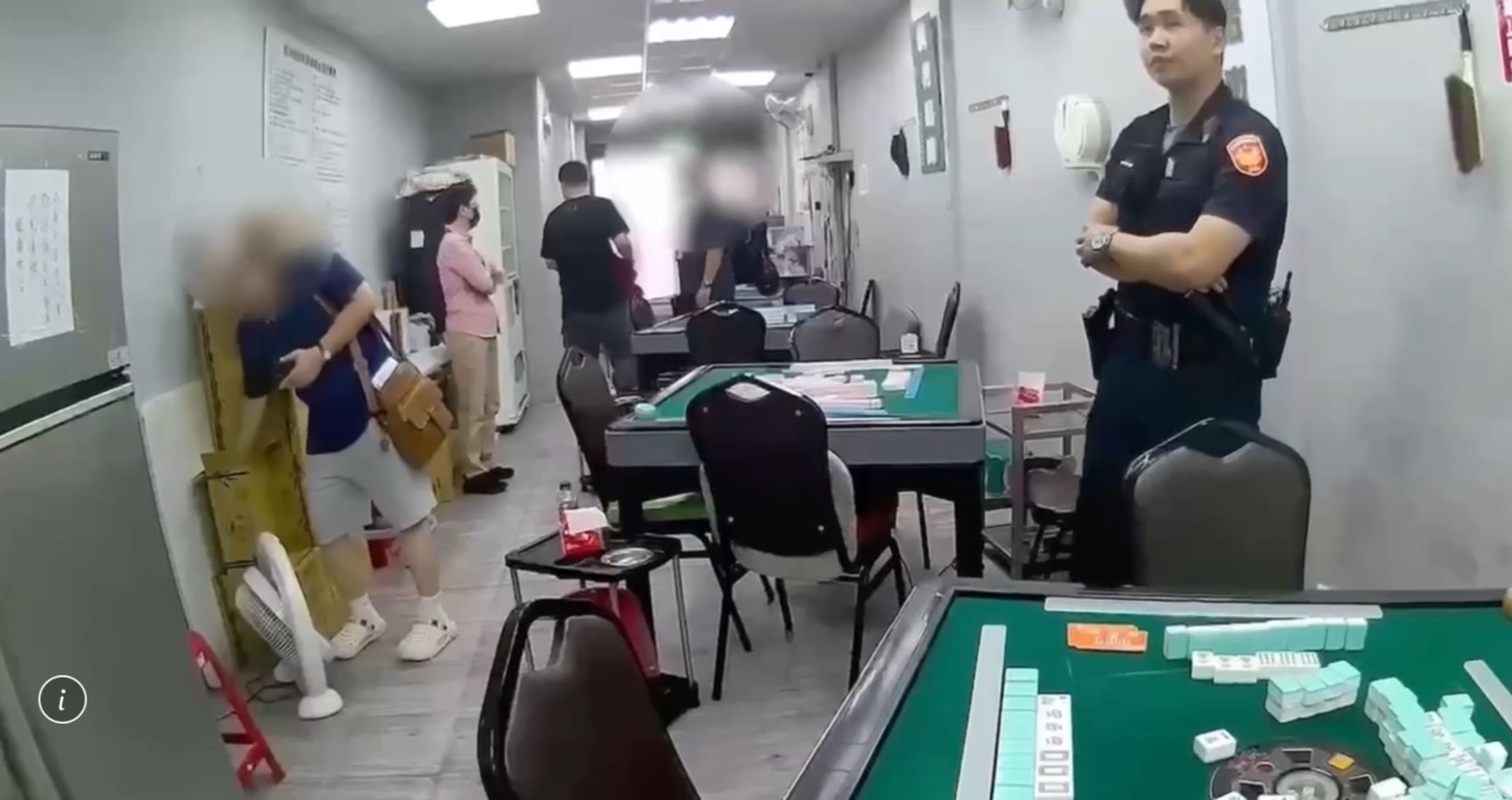 萬華警方查緝以合法掩護非法的地下職業麻將賭場，昨執行斷水斷電。翻攝畫面