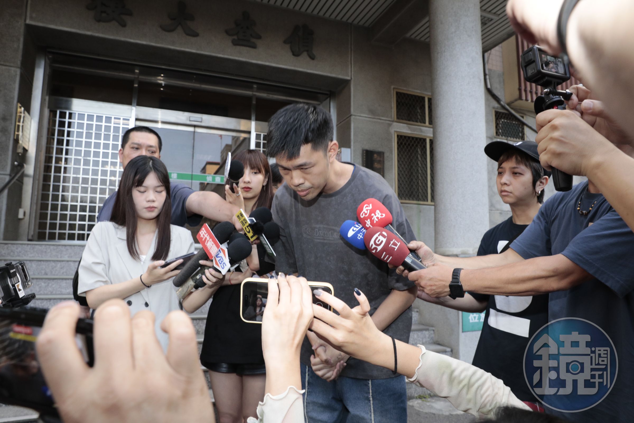 陳大天鞠躬致歉，坦言自己「懦弱」才不敢說。