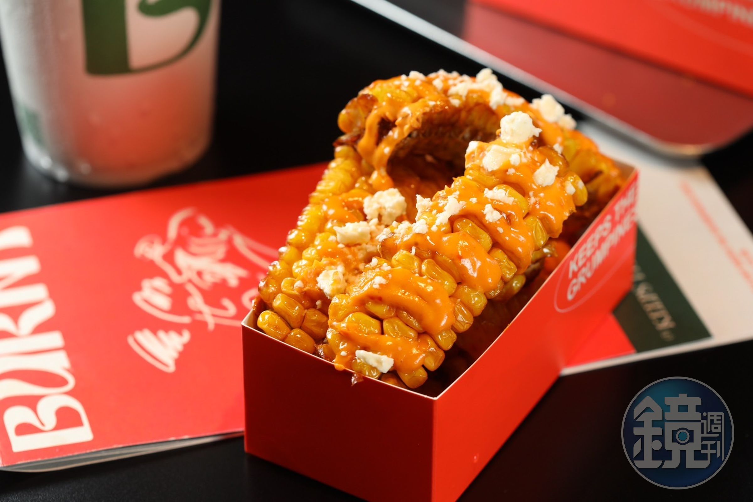 啃起來超過癮的特色產品「炸蕃麥」，搭配咔禮嘶辣醬、菲塔起司與特製懇求粉。（120元／份） 