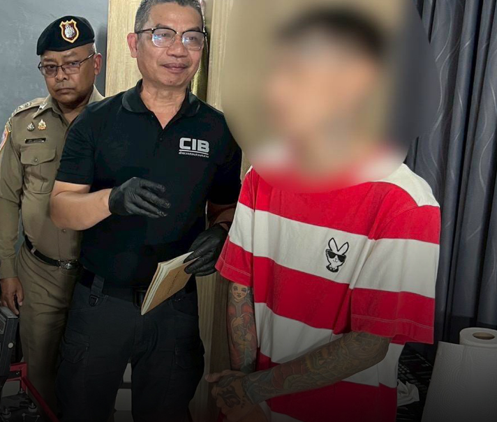 泰國一名男子在家中自行接客，替男性入珠、進行陰莖增大手術。（翻攝自臉書Khaosod - ข่าวสด）