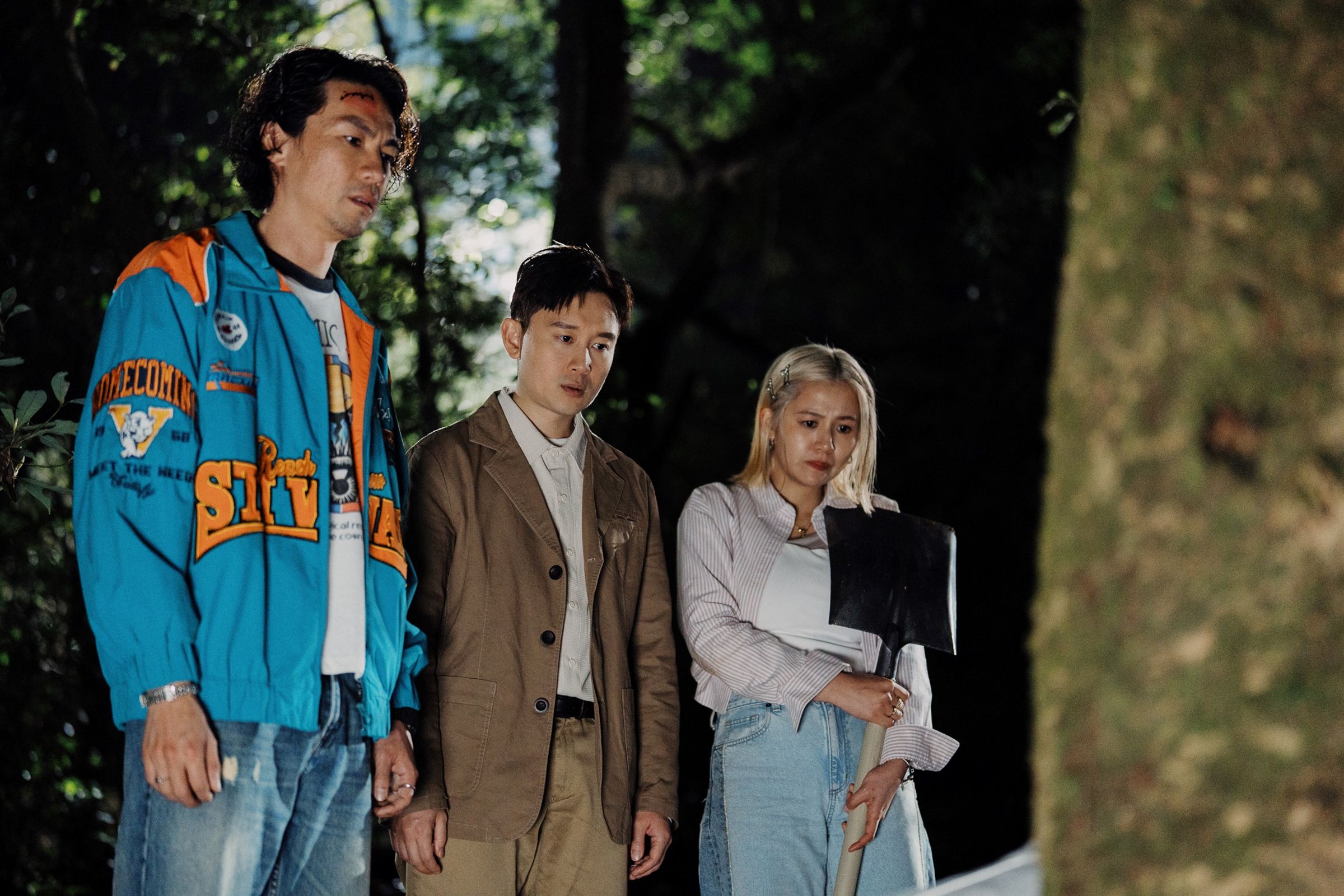 《UFO離奇命案》中楊偲泳(右起)、凌文龍、陳湛文發揮表演實力。(華映提供)