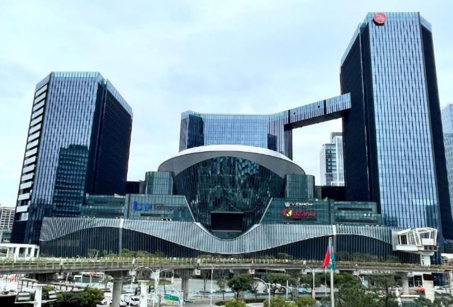 「南港LaLaport」今（20日）中午正式開幕，預料引發民眾搶逛。（翻攝南港LaLaport網站）