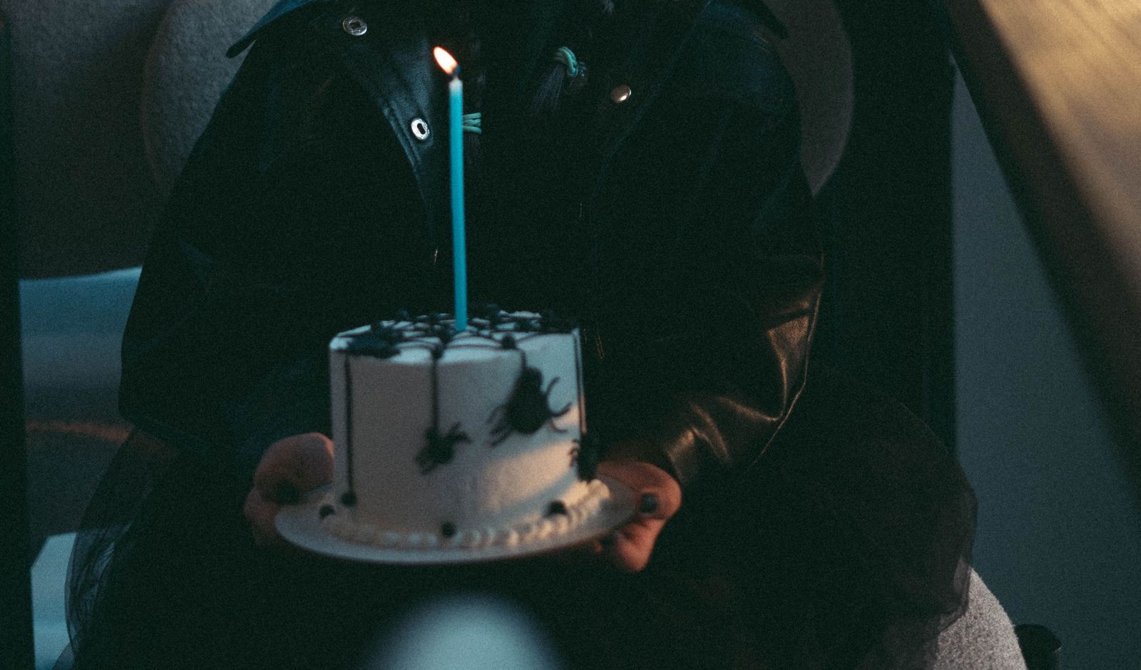 生日被放鳥...人妻靠手錶1功能驚見綠光 渣夫認摩鐵「激烈運動40分鐘」天天下跪道歉