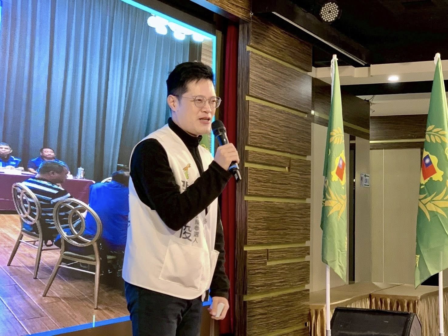 民眾黨前社發部主任張清俊宣布退出黨內中壢選區議員提名。（翻攝自張清俊 Jimmy﻿ 臉書）