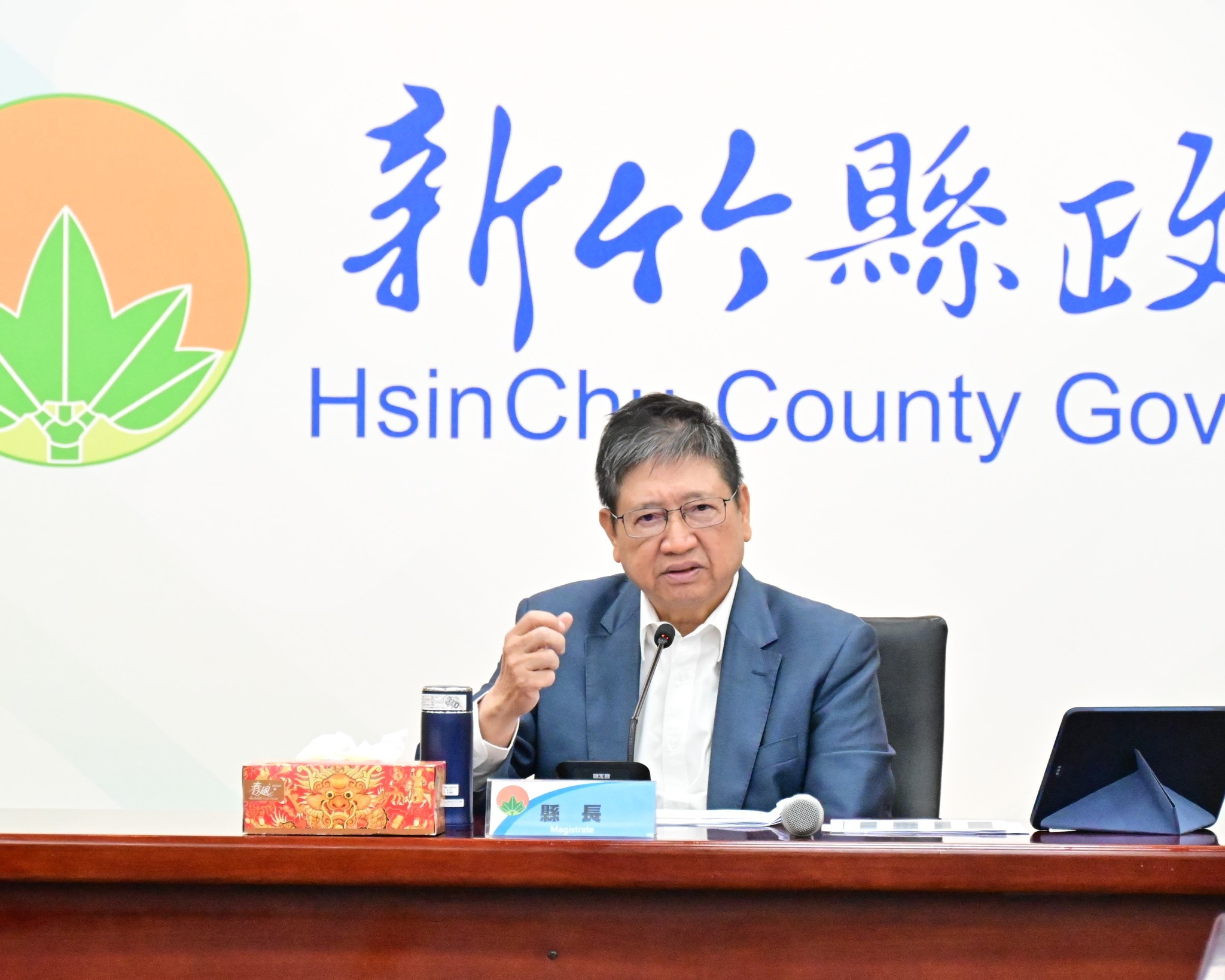 監察院糾正新竹縣府，楊文科則透過臉書喊「依法辦事」。（翻攝自臉書）