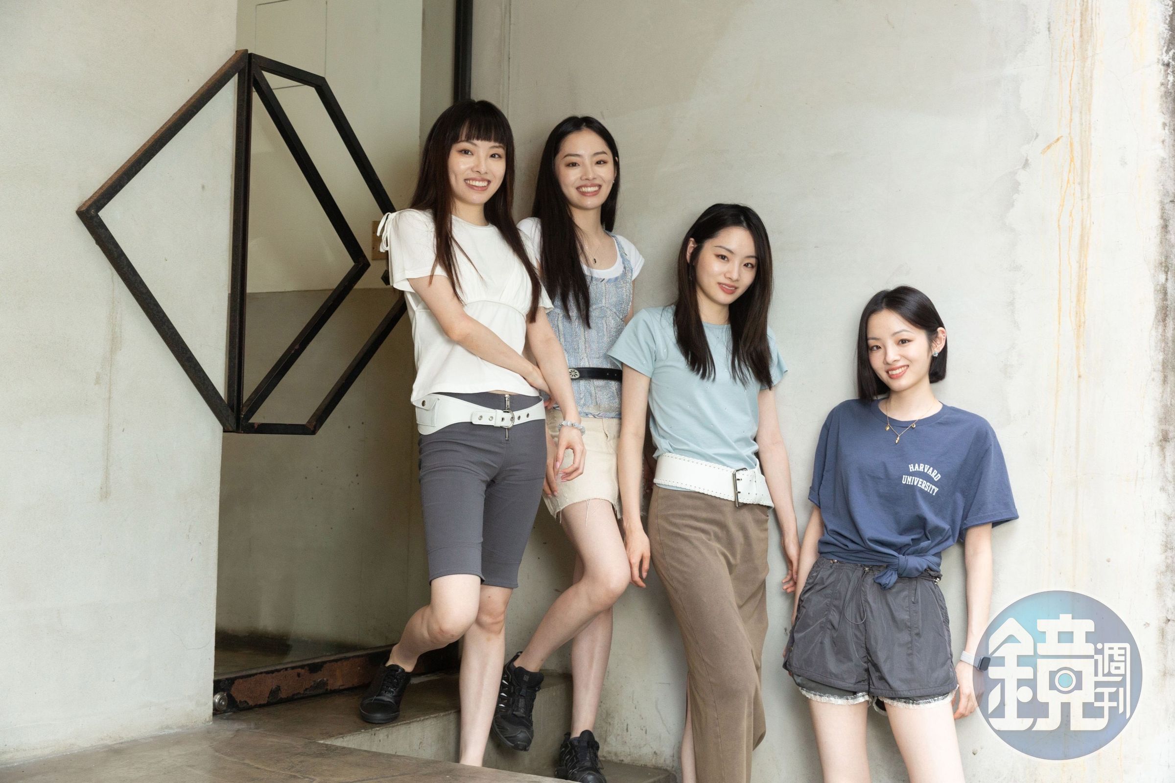 中國四胞胎姊妹組成的「紅飛林樂團(Red on Wood)」,由老么朱婉潔(左起)、老二朱婉清、老三朱婉玉及老大朱婉冰組成。