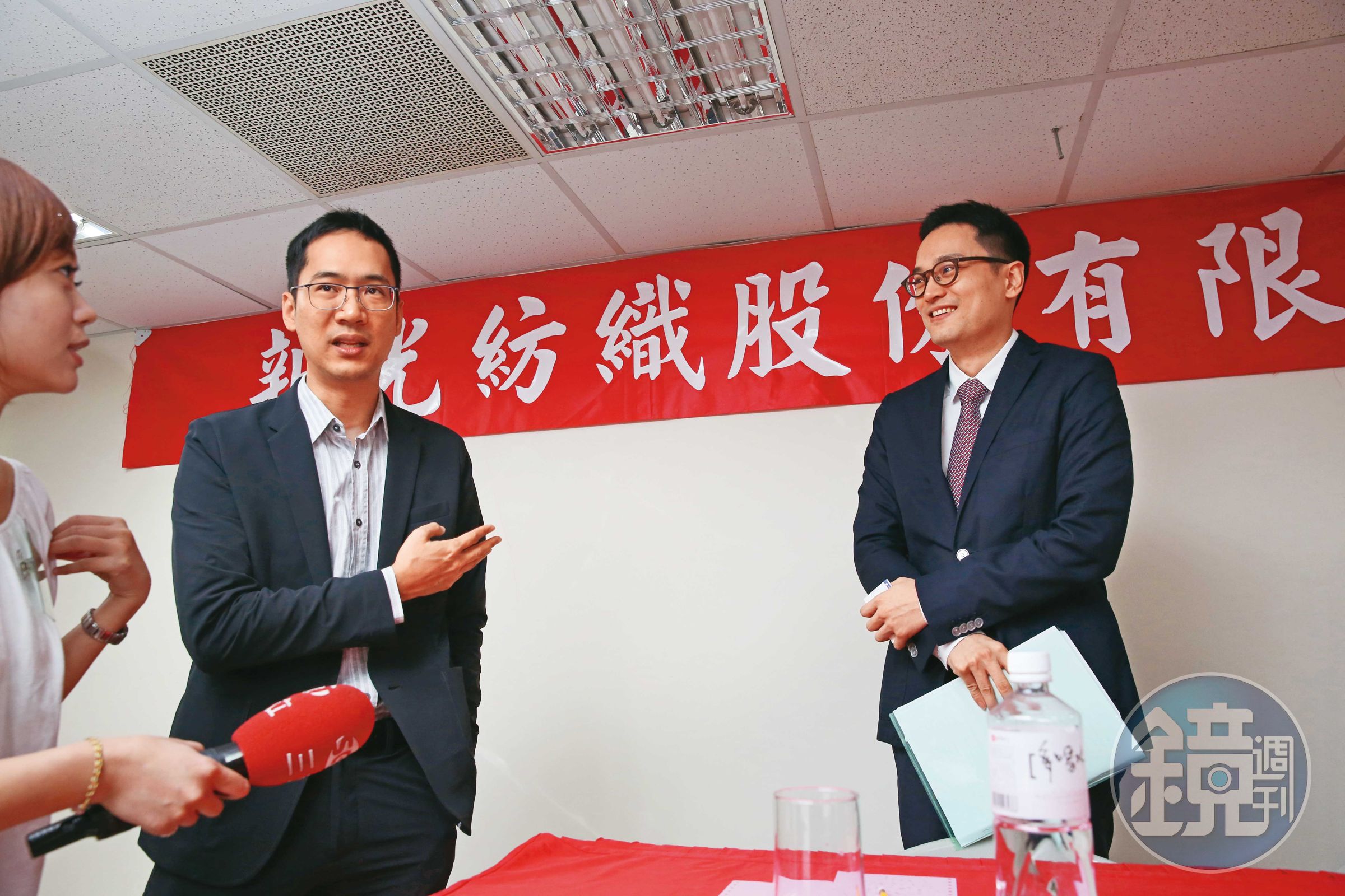 吳東賢家族在新光三越有2席董事，成吳東亮、吳昕陽積極拉攏的關鍵對象之一。