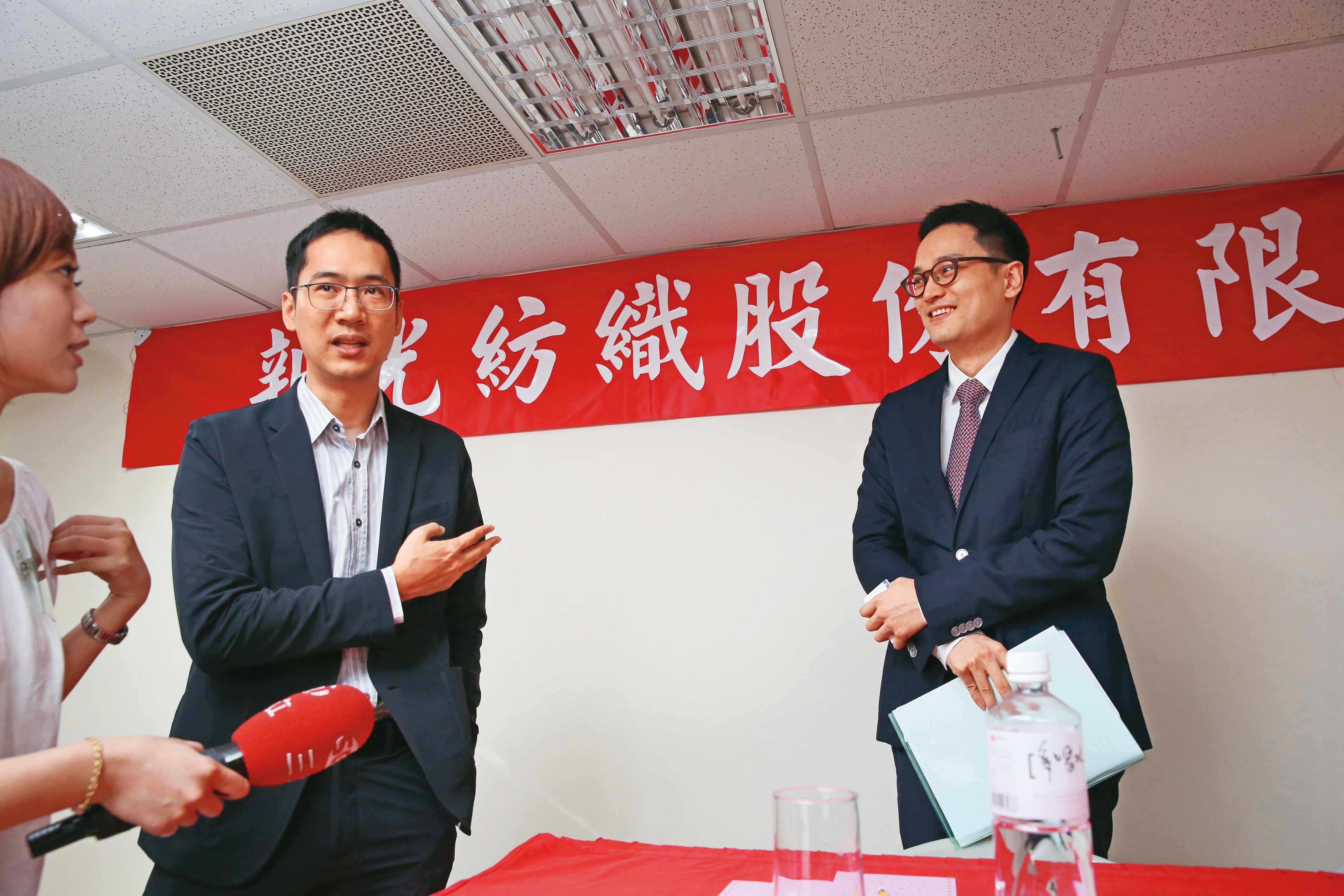 吳東賢家族在新光三越有2席董事，成吳東亮、吳昕陽積極拉攏的關鍵對象之一。